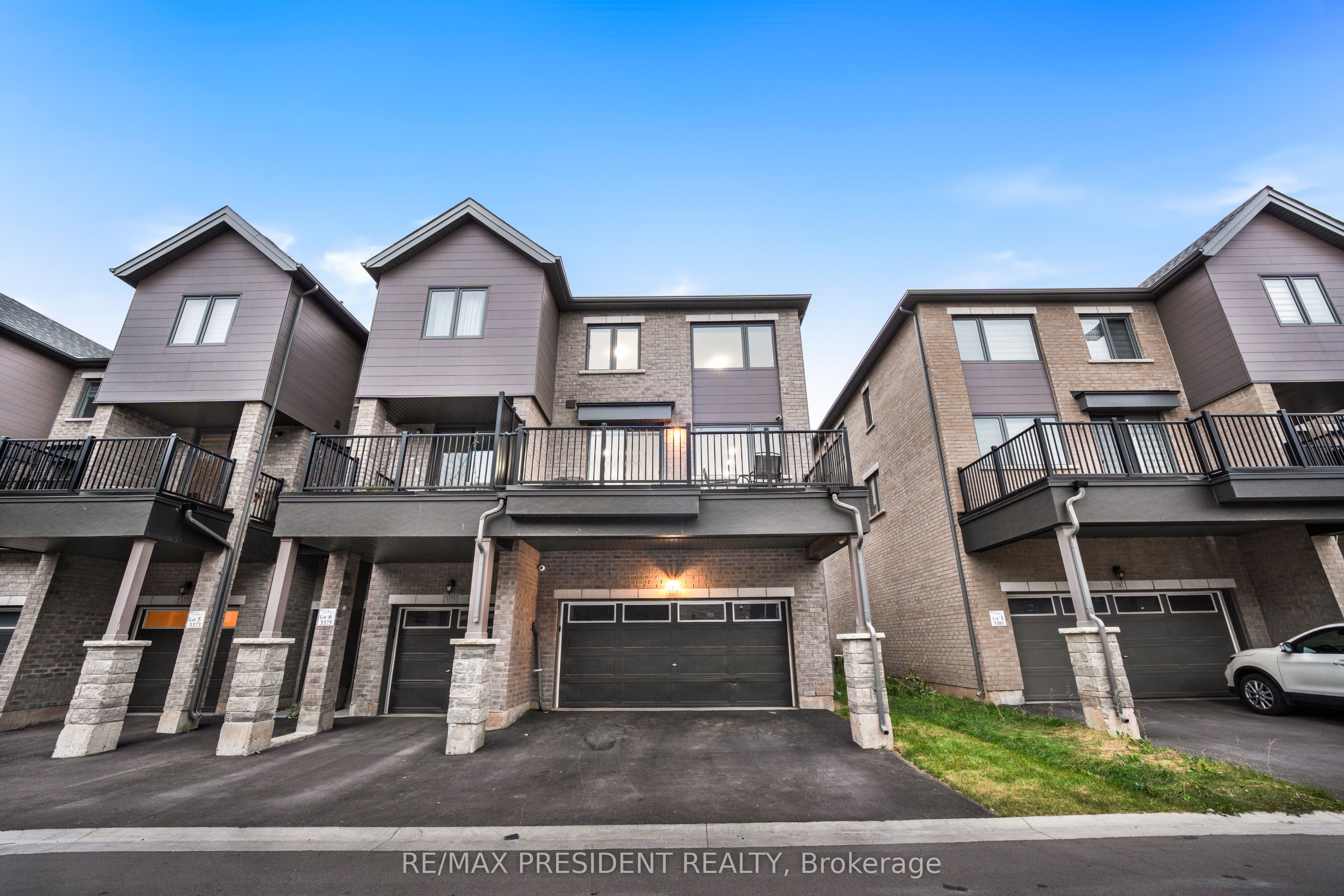 3377 Sixth Line Property Photo 1