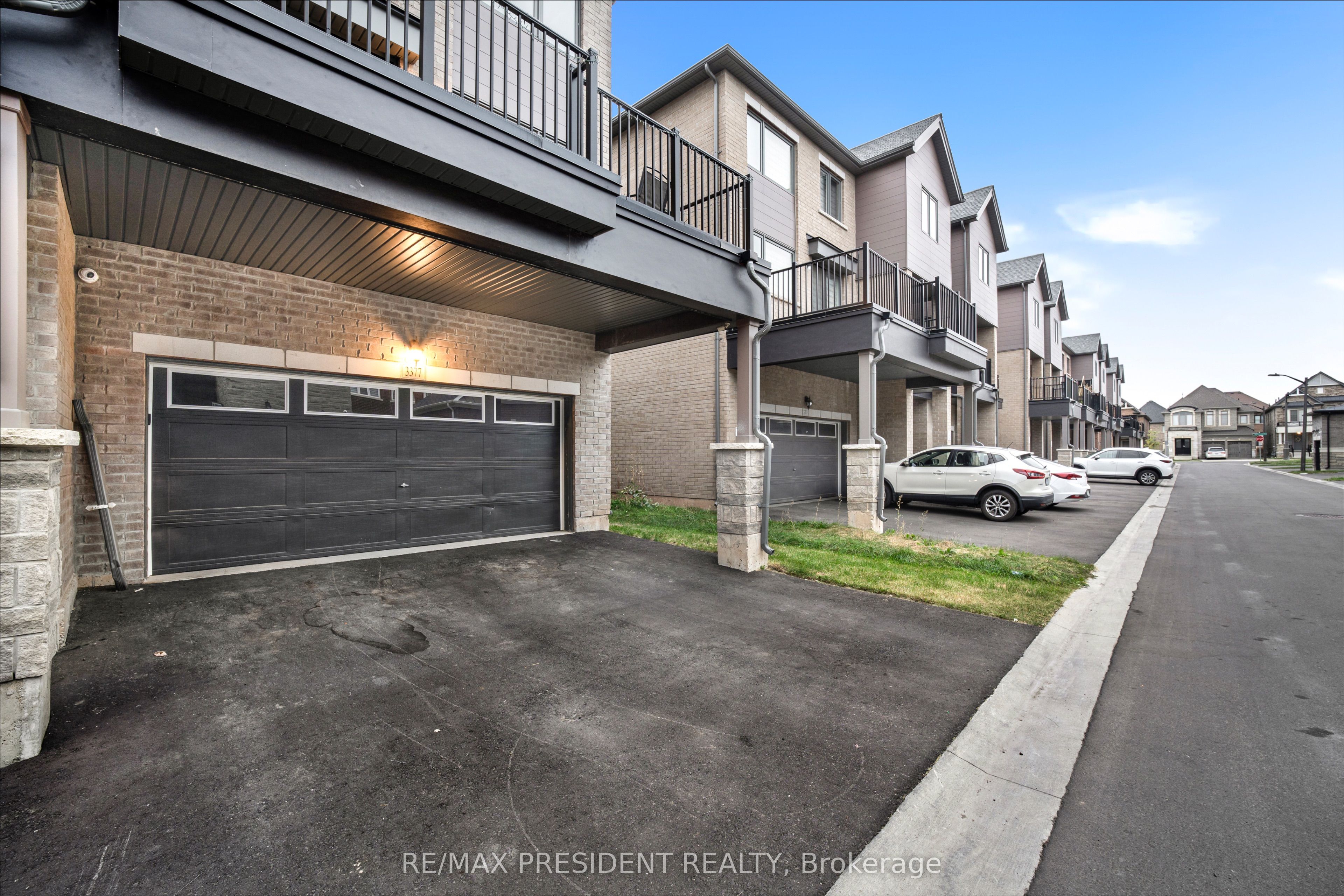 3377 Sixth Line Property Photo 2