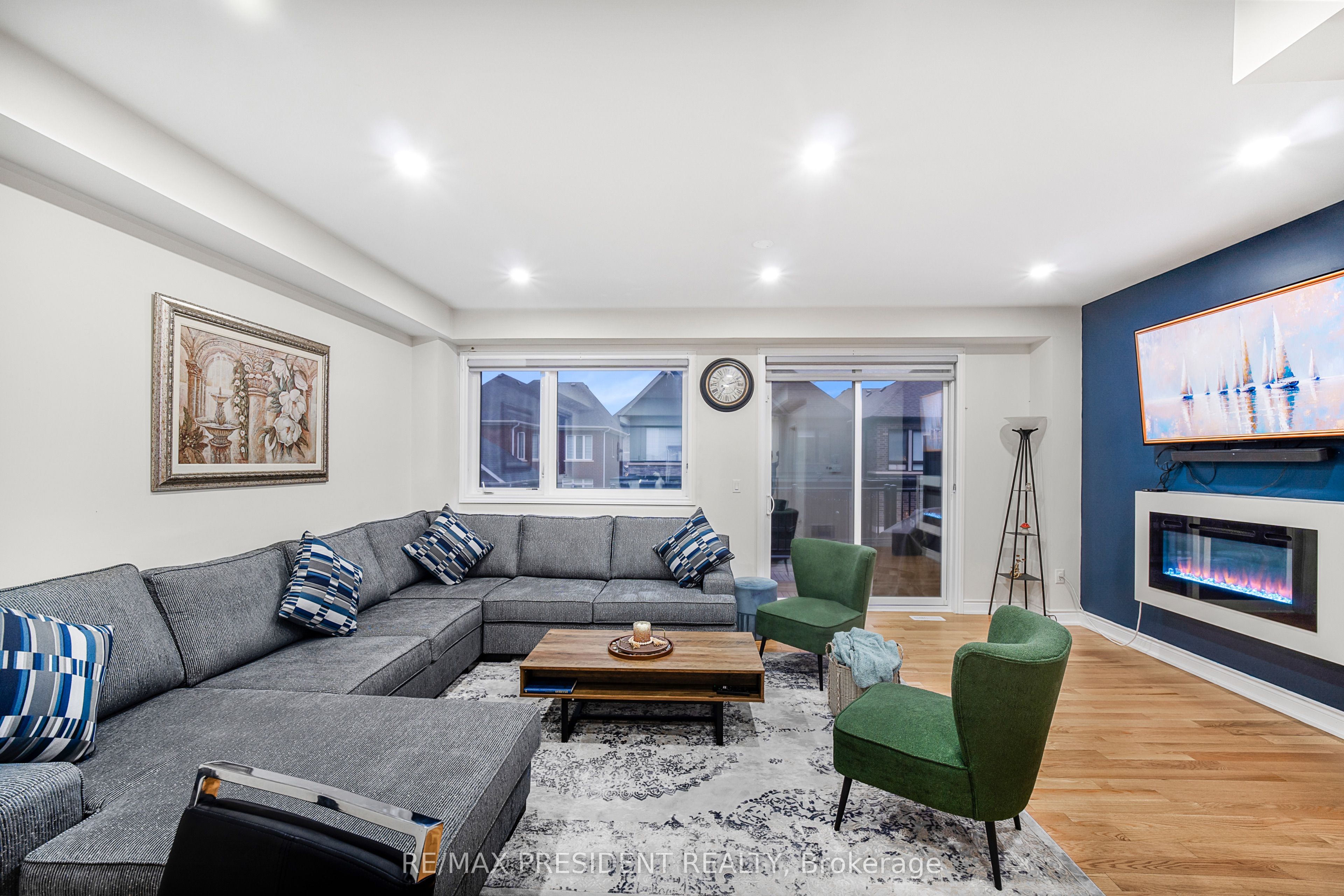 3377 Sixth Line Property Photo 6
