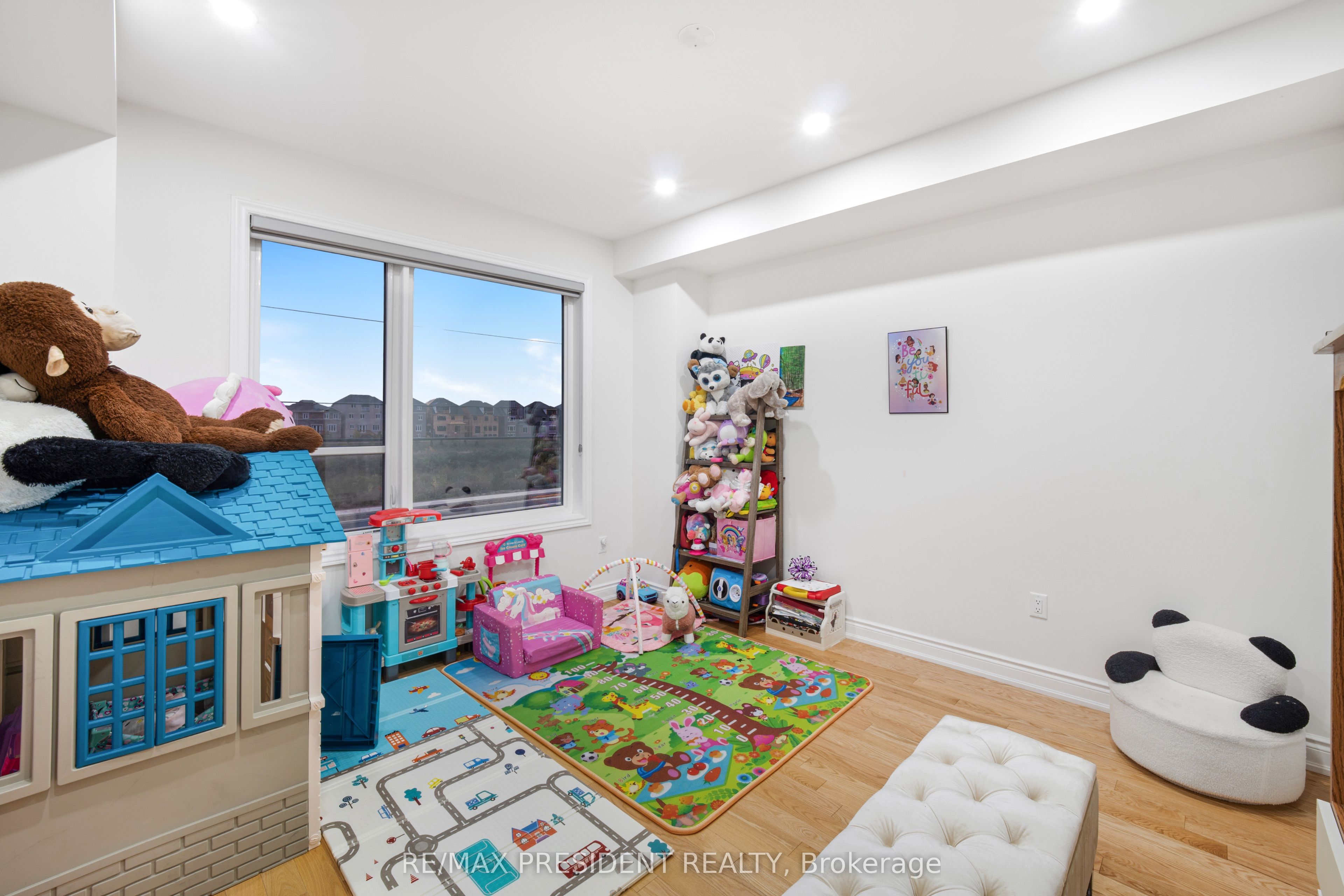 3377 Sixth Line Property Photo 8