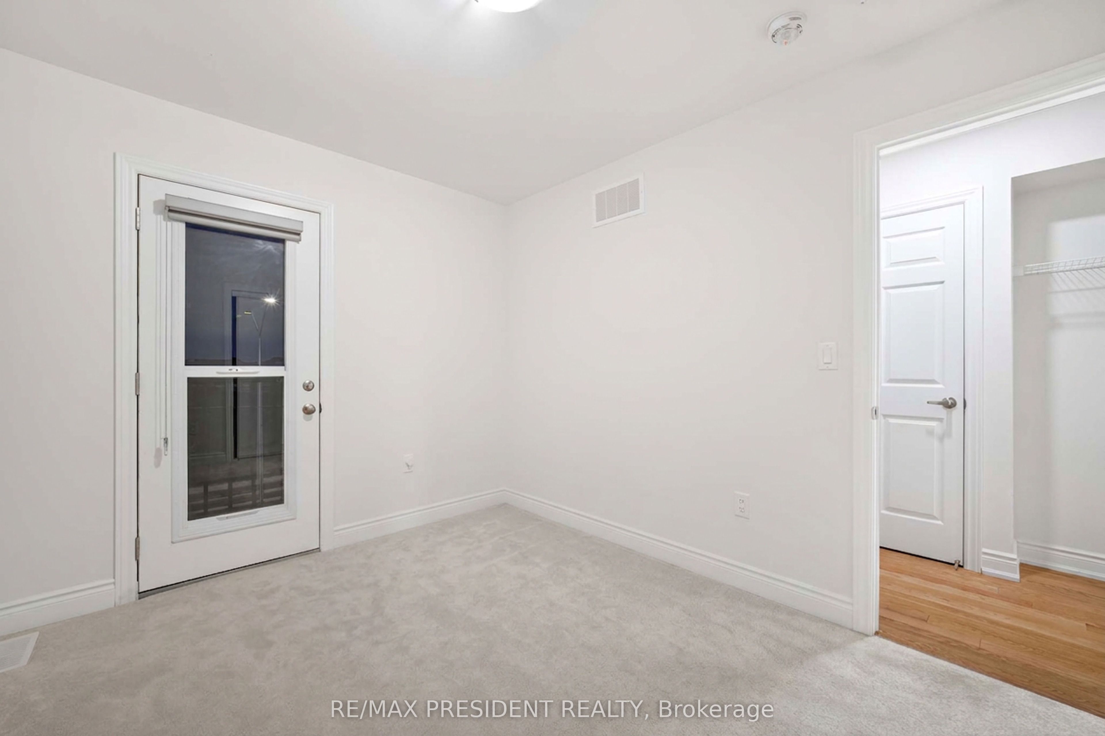 3377 Sixth Line Property Photo 15