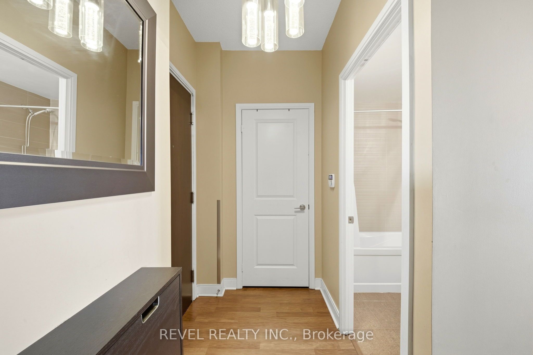 50 Absolute Avenue E 3704 Property Photo 5
