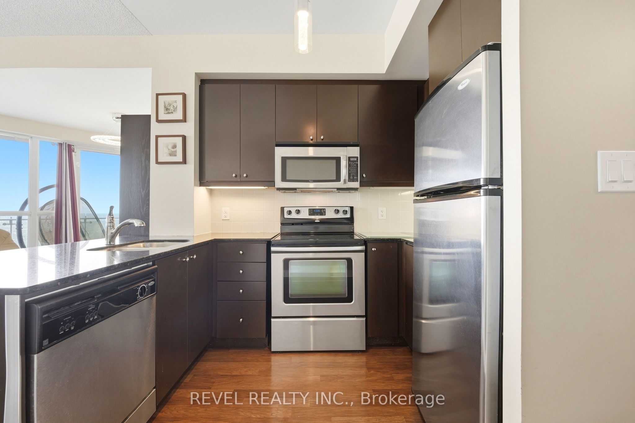 50 Absolute Avenue E 3704 Property Photo 11