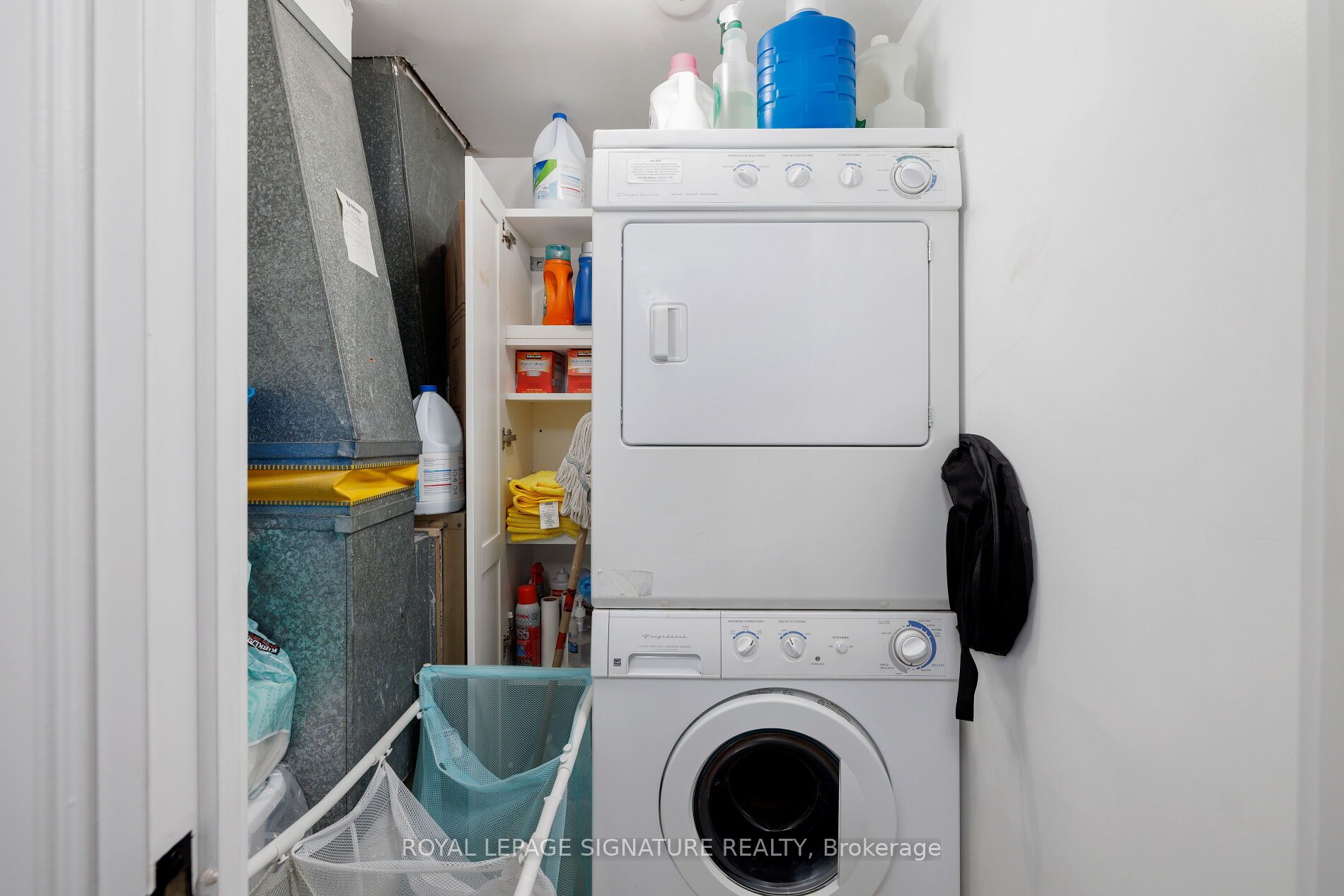 880 Dundas Street W 909 Property Photo 18