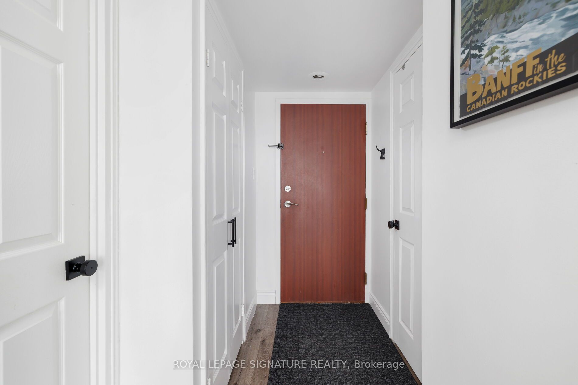 880 Dundas Street W 909 Property Photo 21