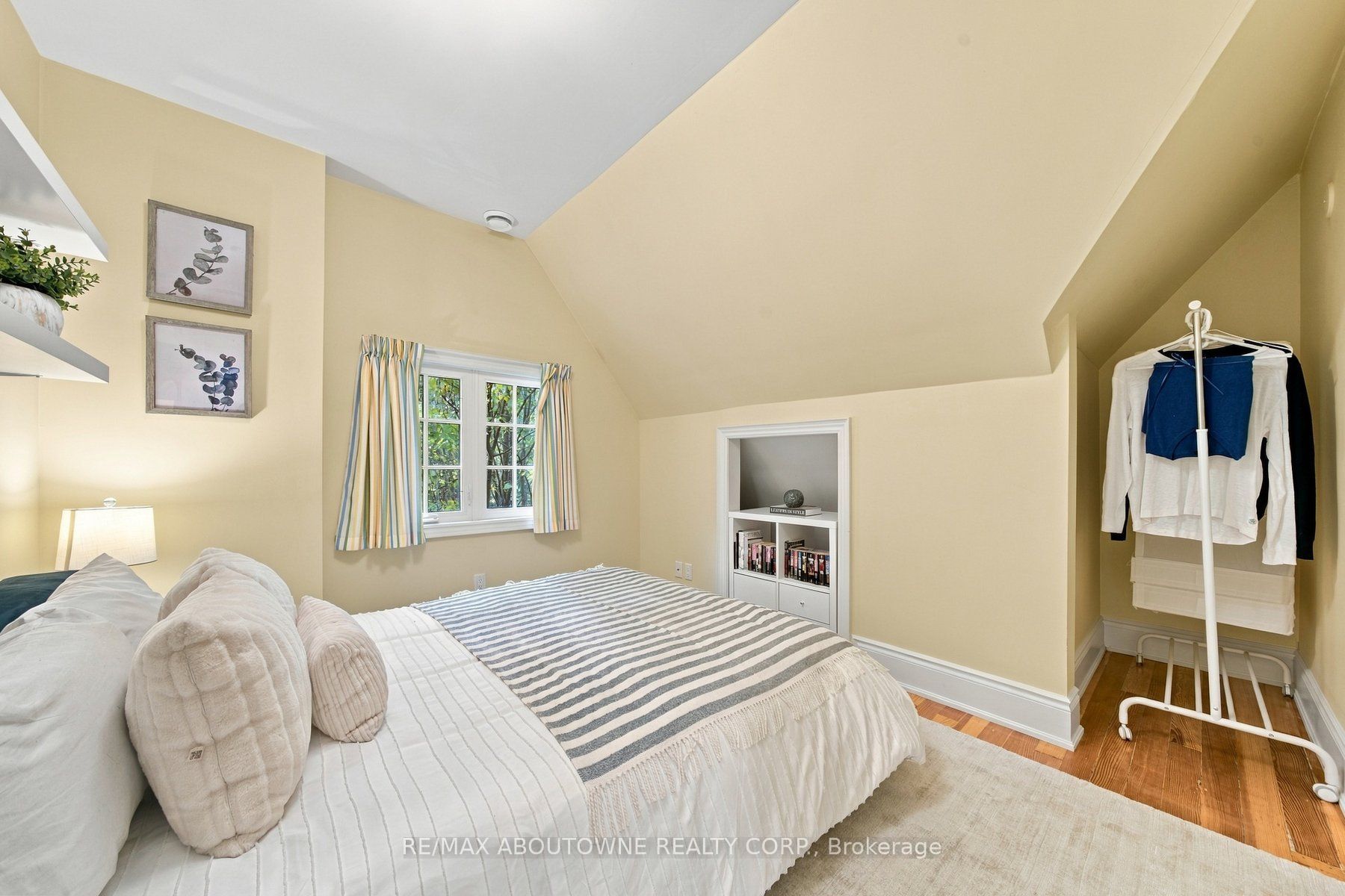 426 Trafalgar Road Property Photo 21
