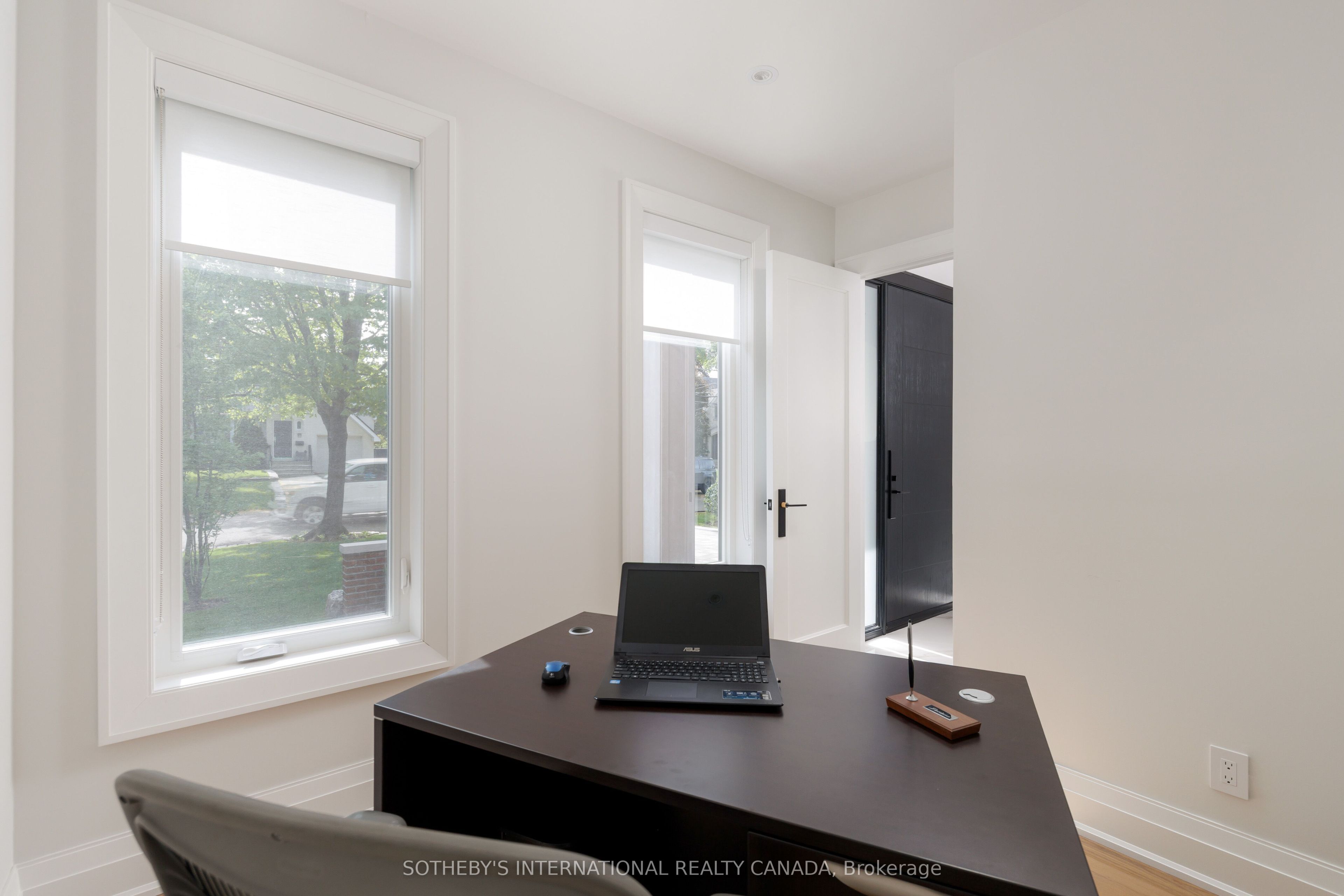 57 Burnhamthorpe Park Boulevard Property Photo 5