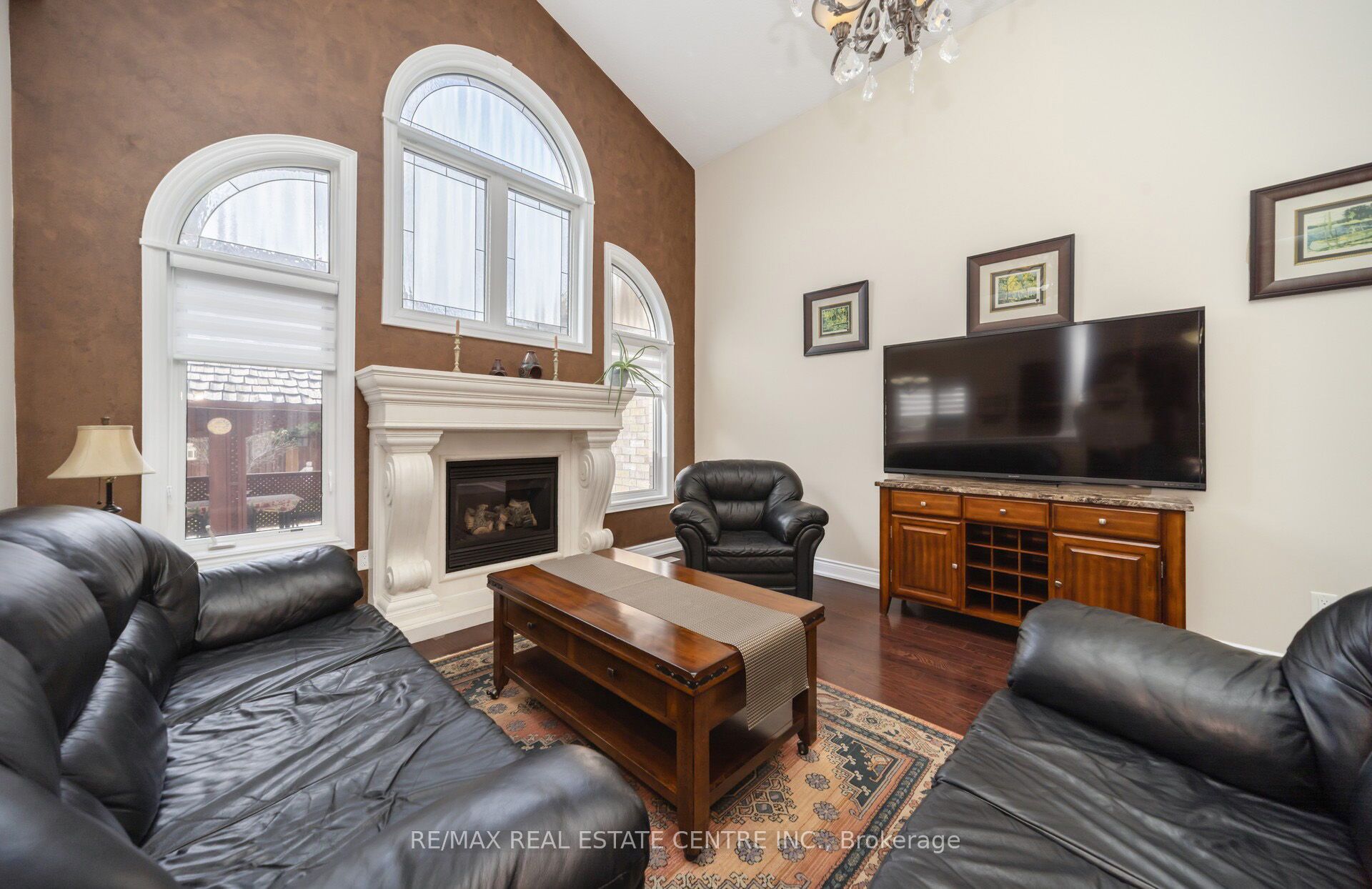 10 Eiffel Boulevard Property Photo 9