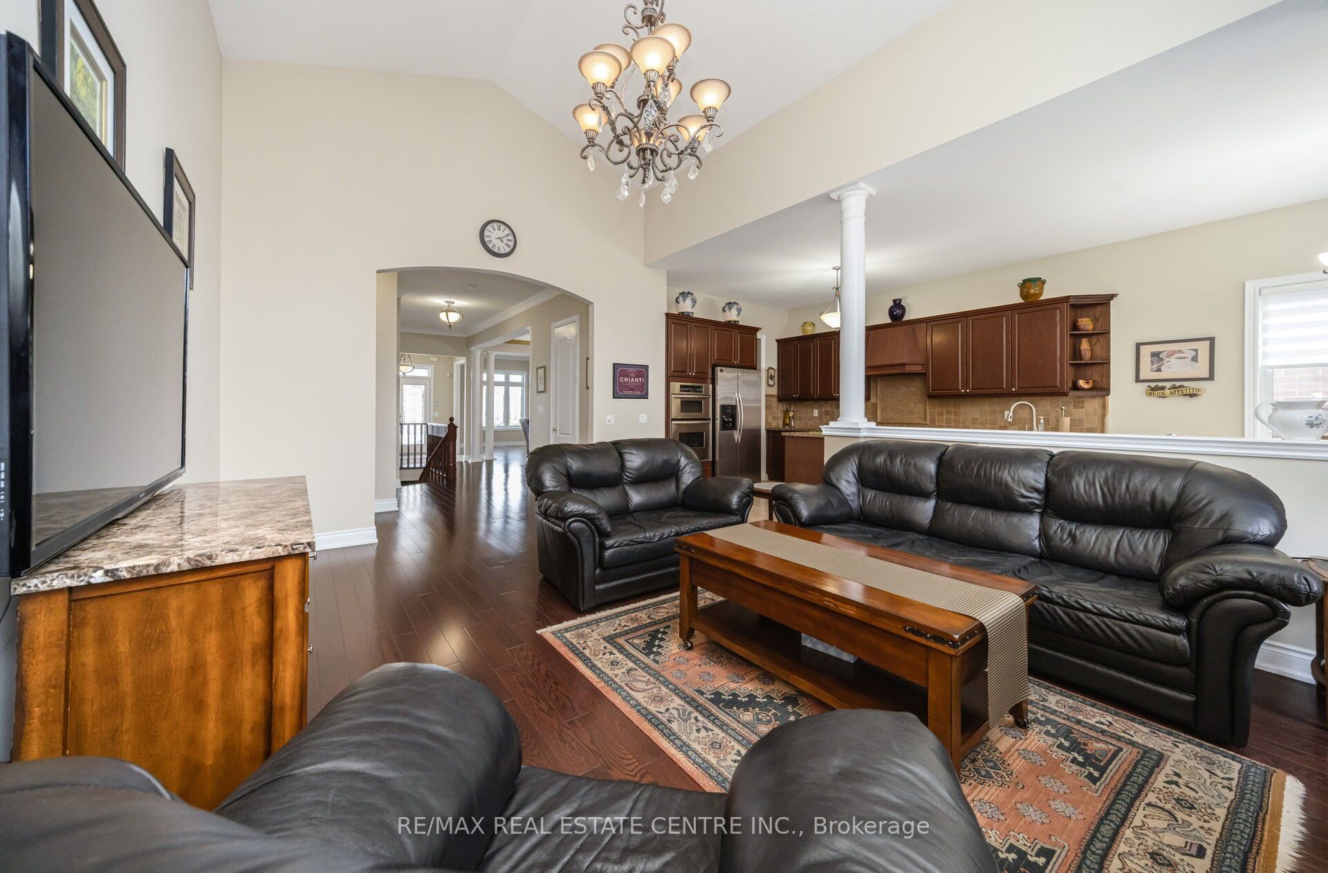 10 Eiffel Boulevard Property Photo 12