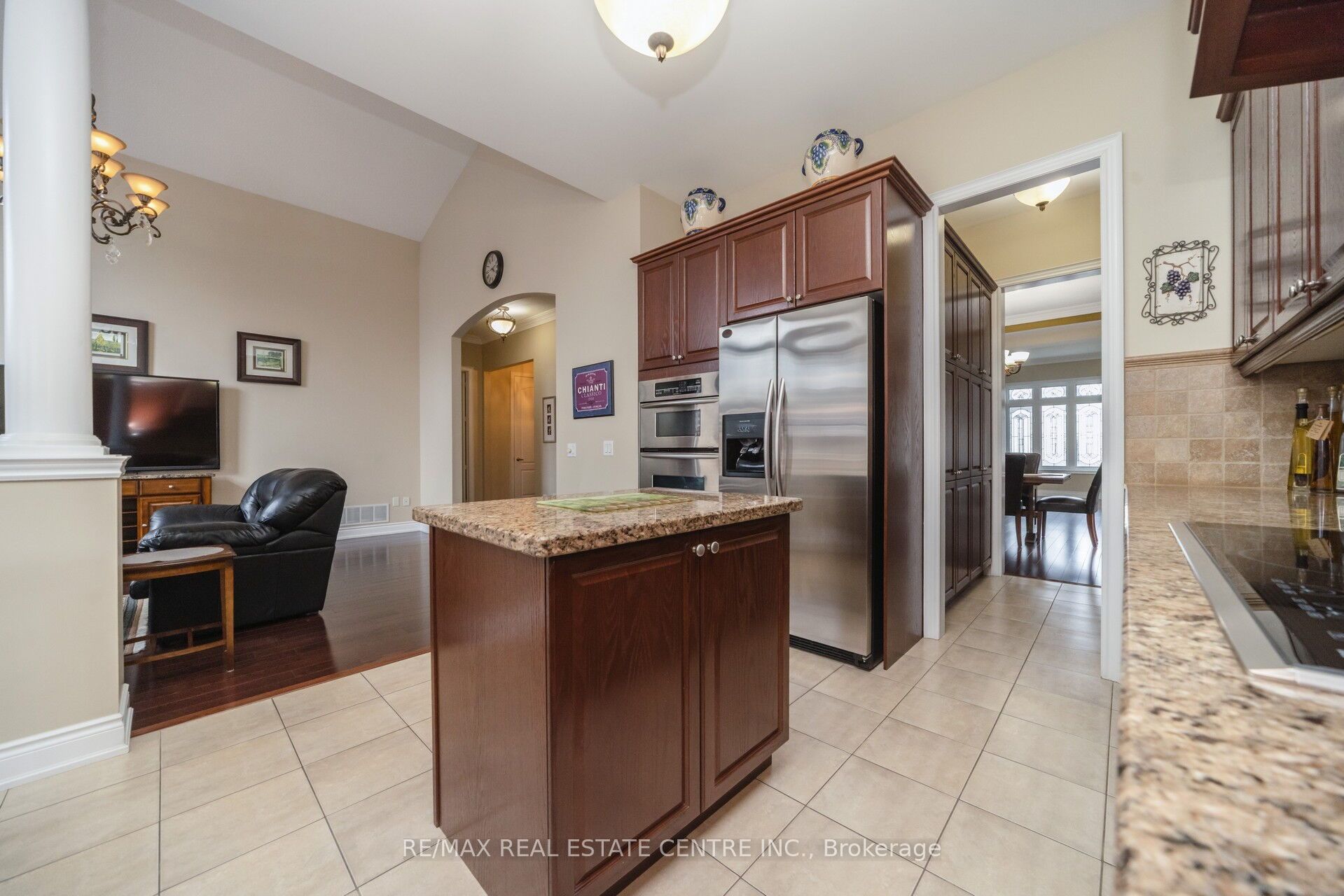 10 Eiffel Boulevard Property Photo 15