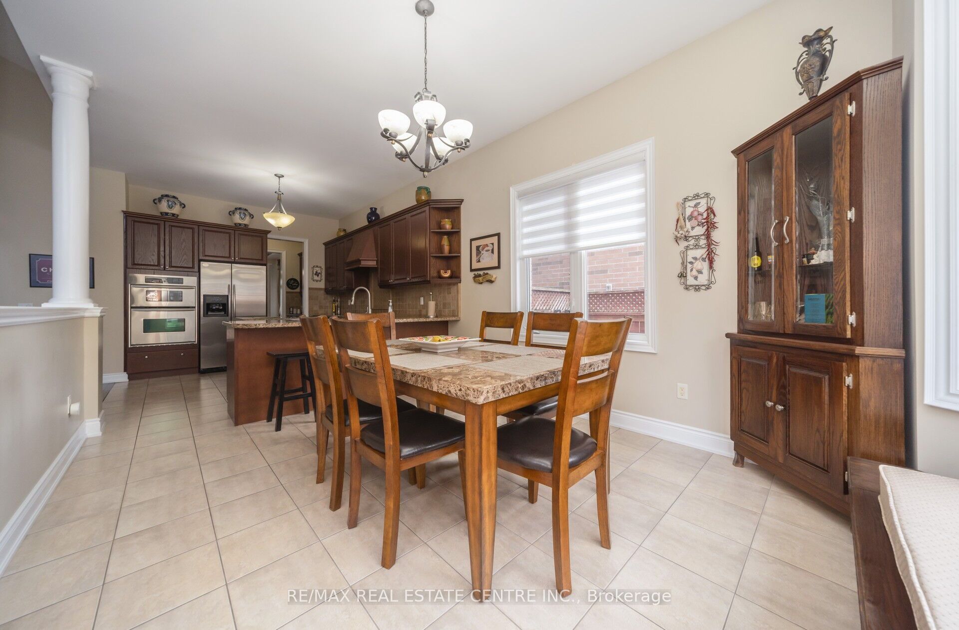 10 Eiffel Boulevard Property Photo 18