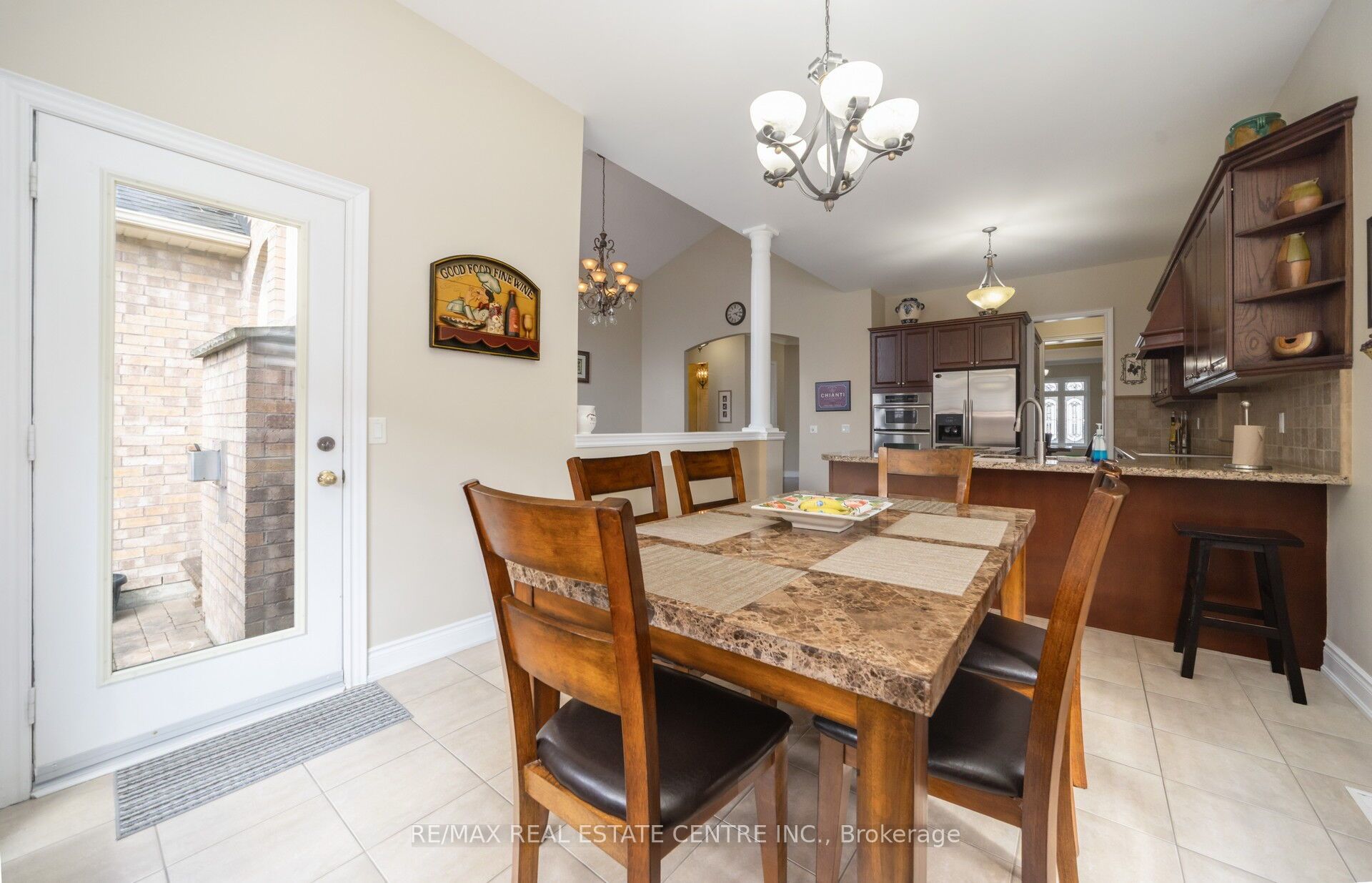10 Eiffel Boulevard Property Photo 19