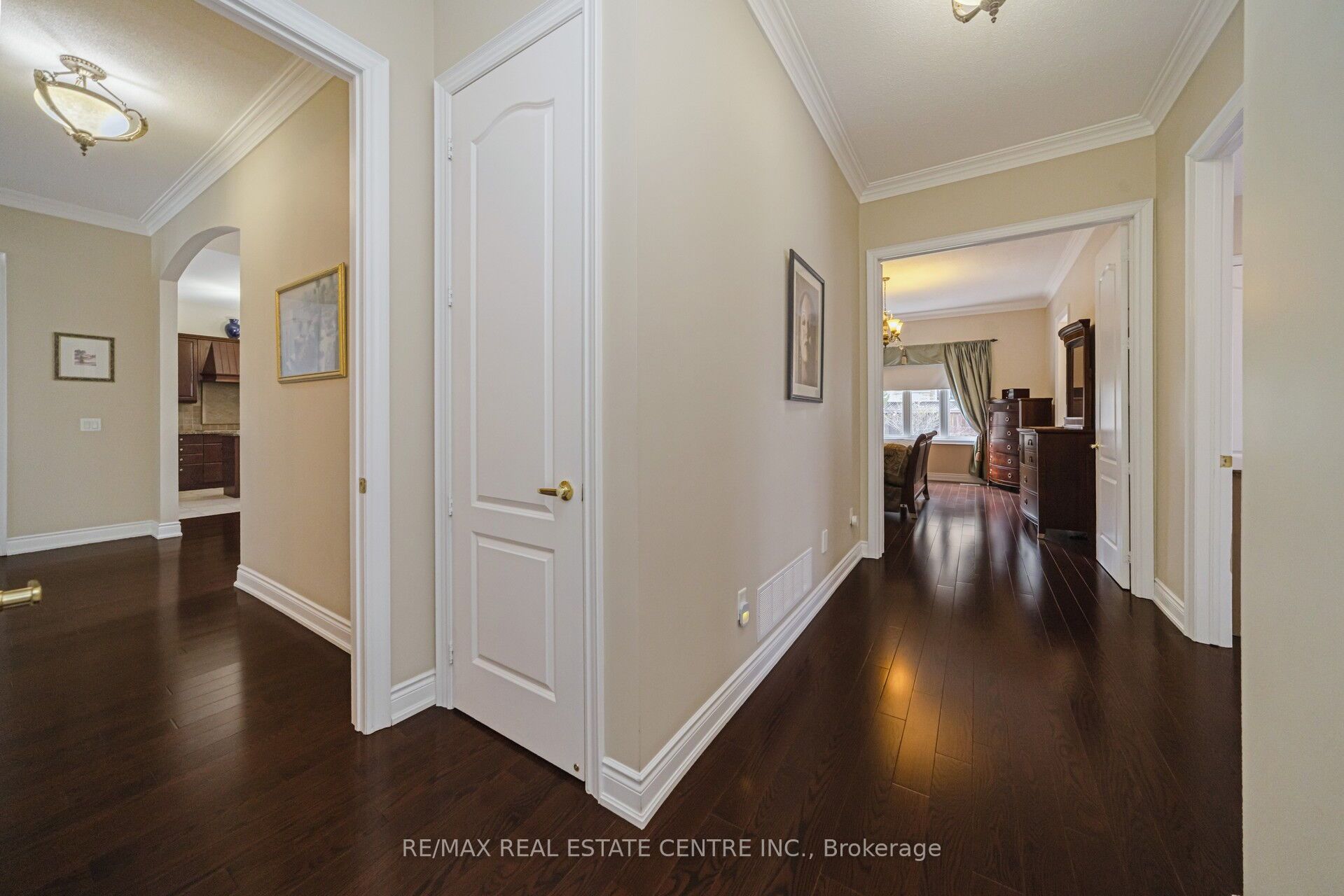 10 Eiffel Boulevard Property Photo 21