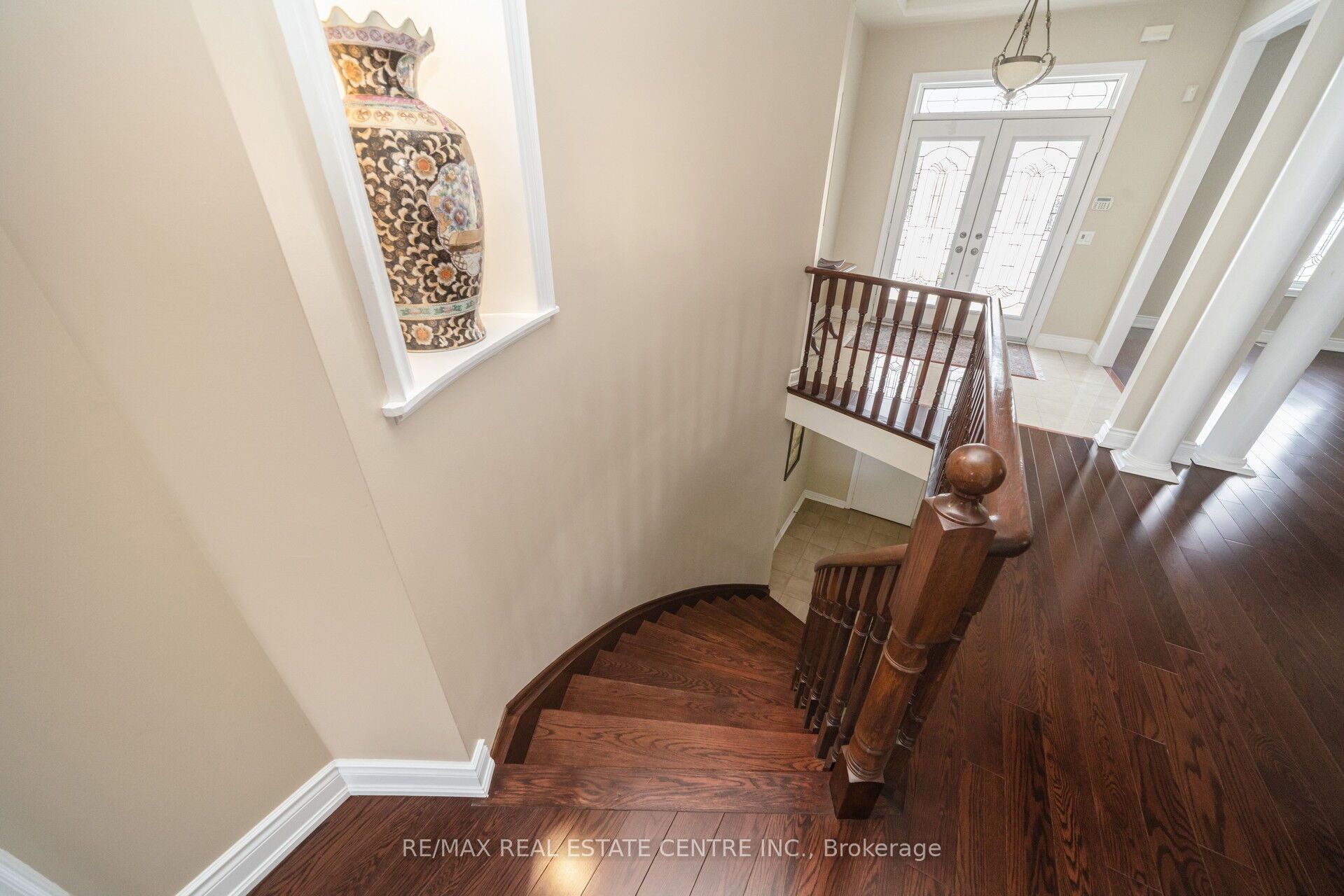 10 Eiffel Boulevard Property Photo 30
