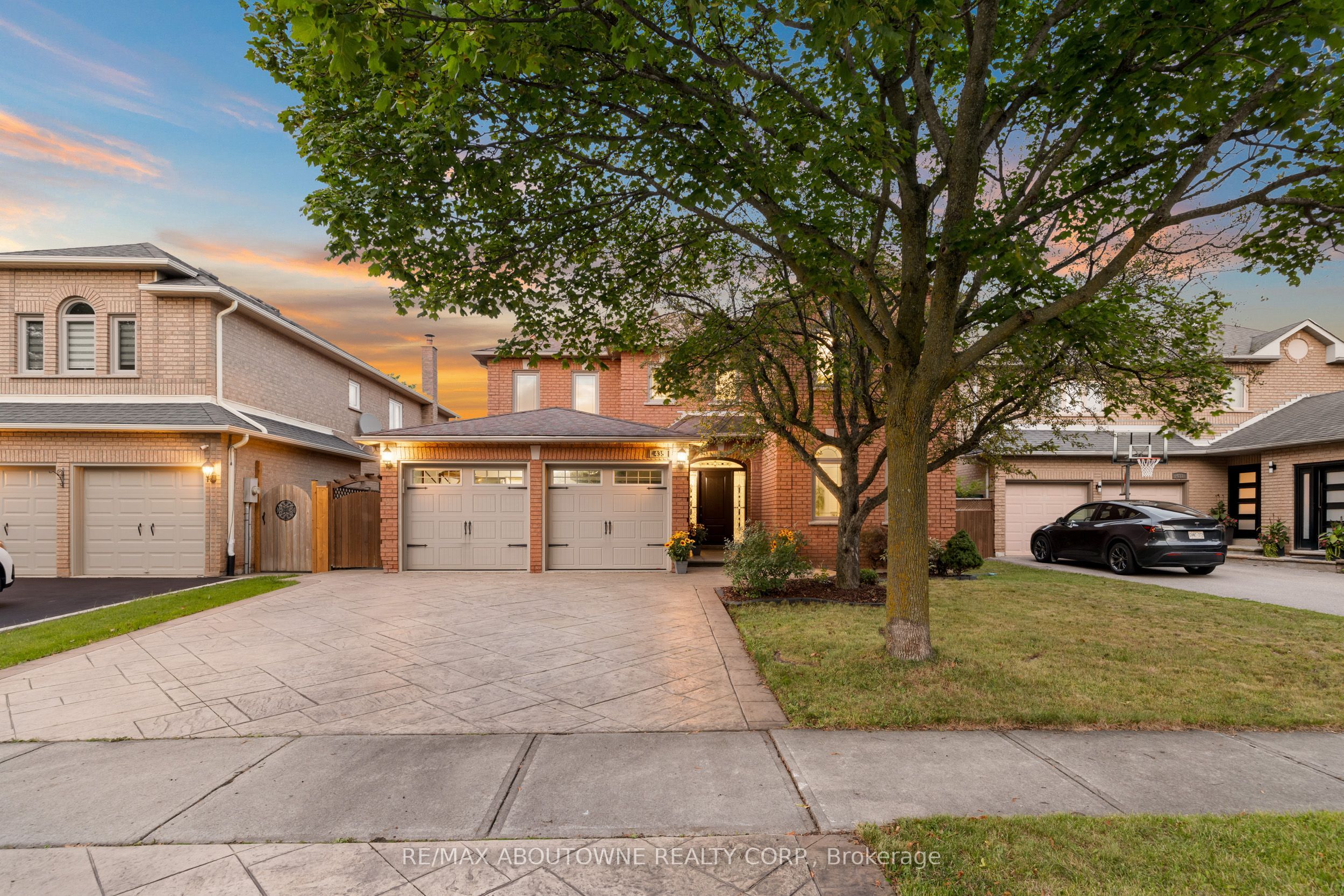 435 March Crescent Property Photo 1