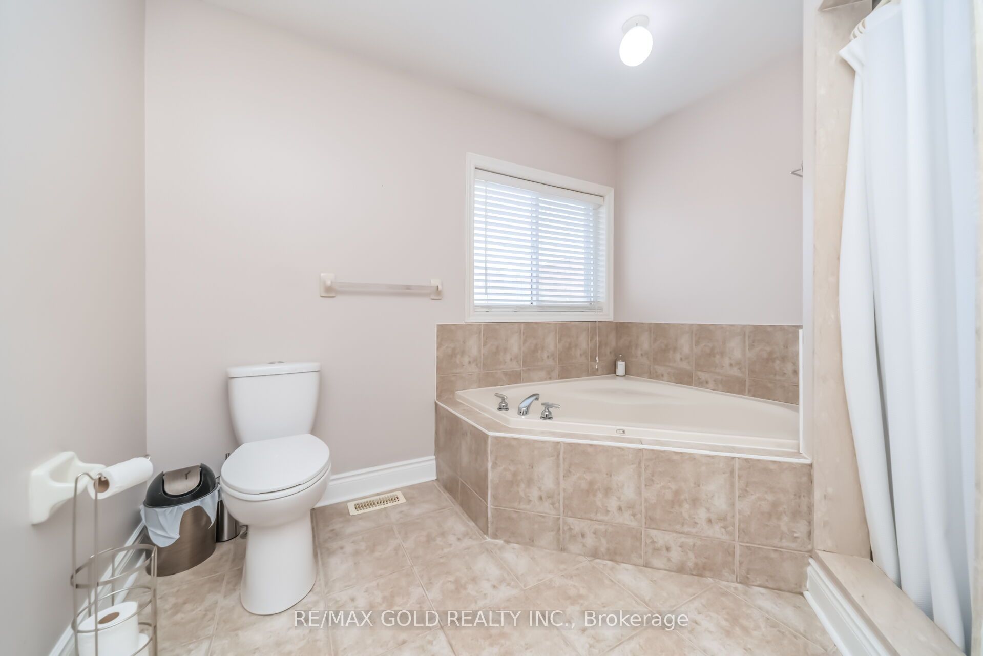 15 Newark Way Property Photo 18