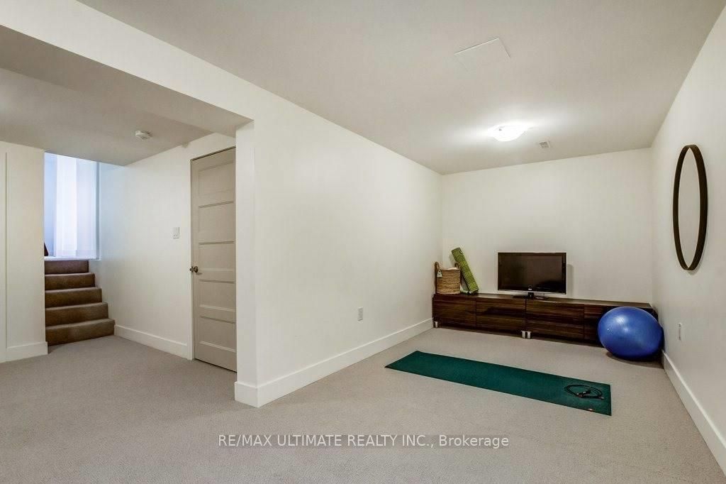 2391 Wyandotte Drive Property Photo 27