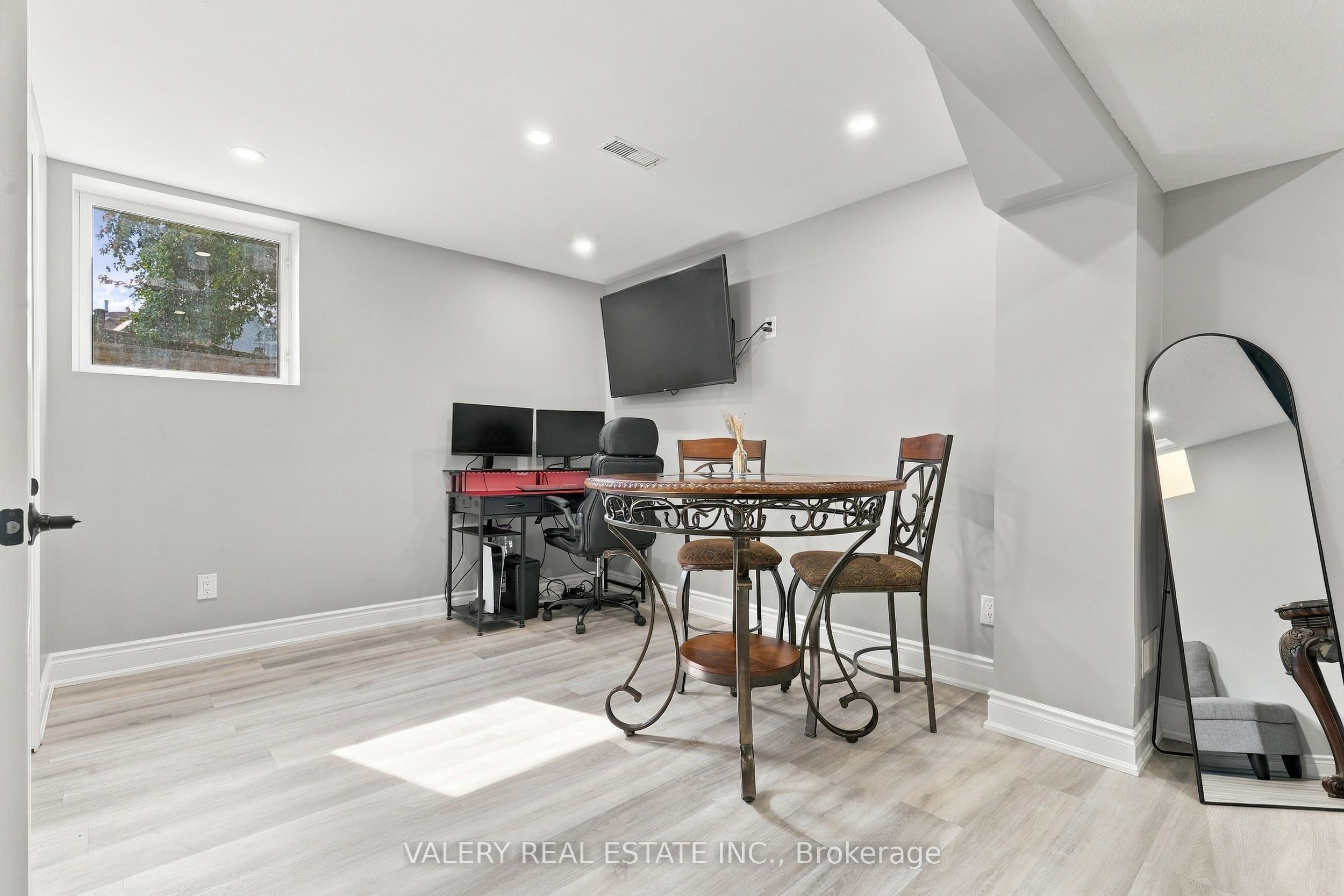 106 Doctor Moore Court Property Photo 18