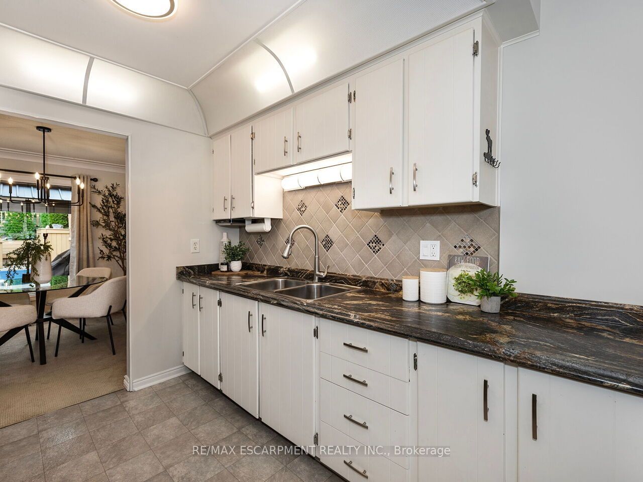 74 Maiden Lane Property Photo 21