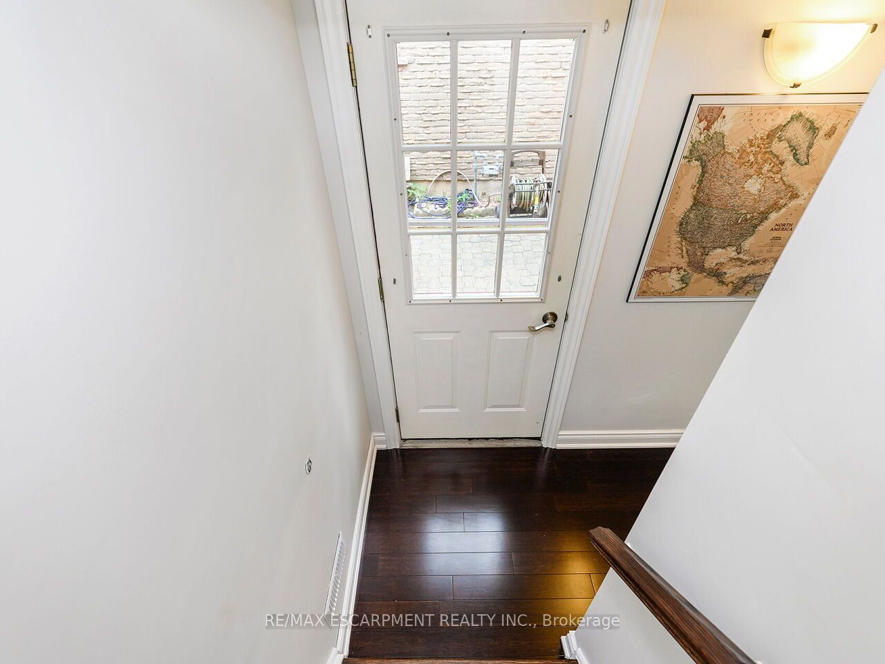 74 Maiden Lane Property Photo 33
