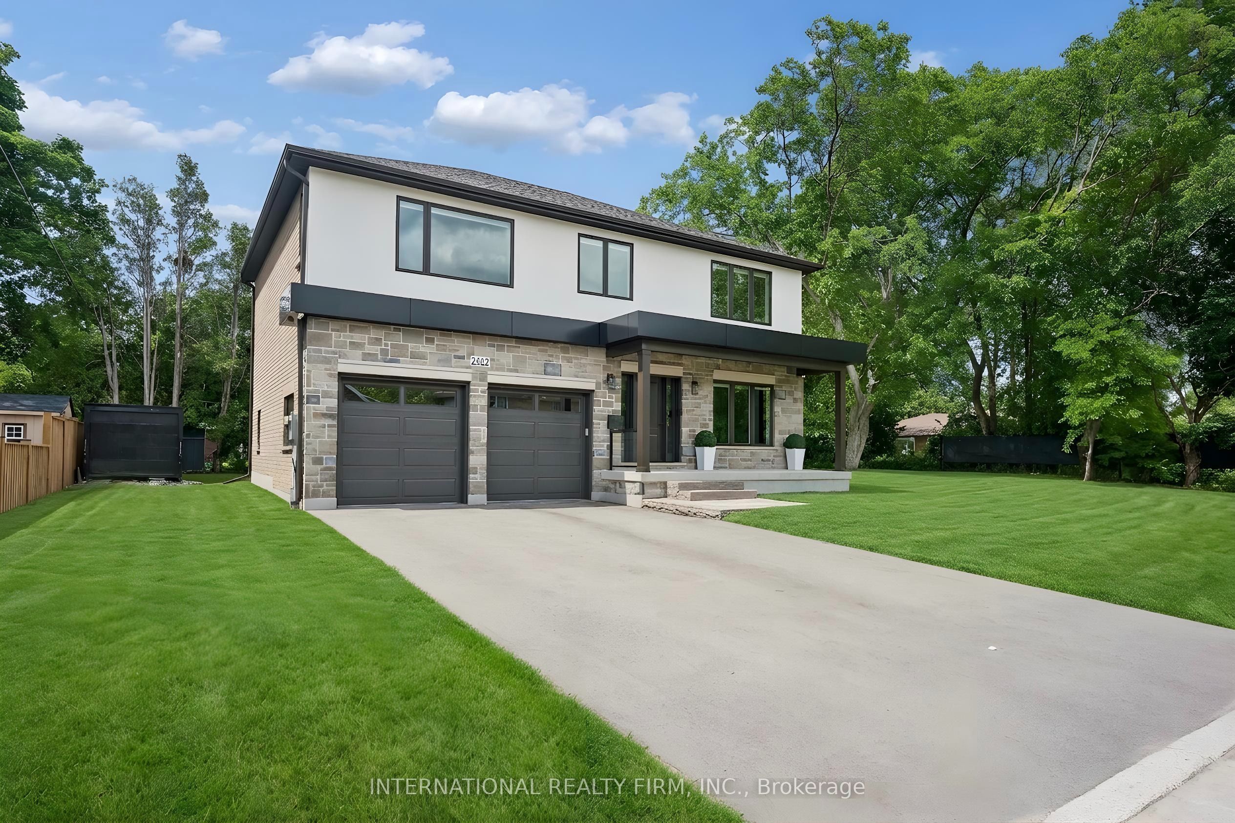 2423 Raymore Drive Property Photo 2