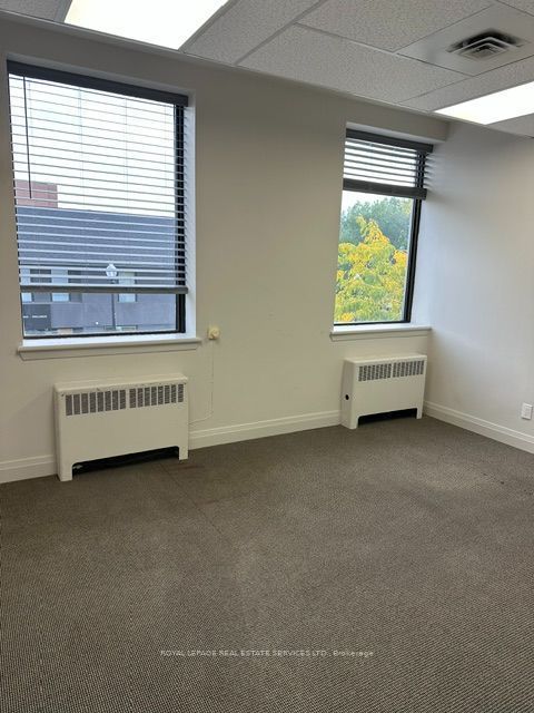 235 Lakeshore Road E 200 Property Photo 9