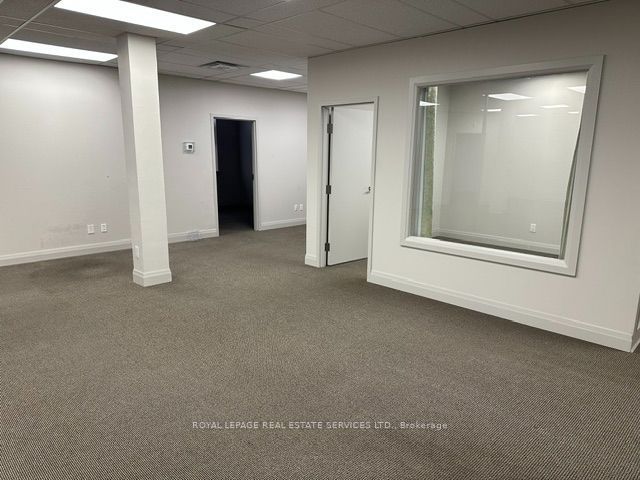 235 Lakeshore Road E 200 Property Photo 11