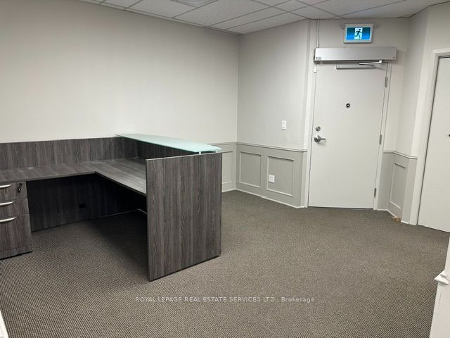 235 Lakeshore Road E 200 Property Photo 13