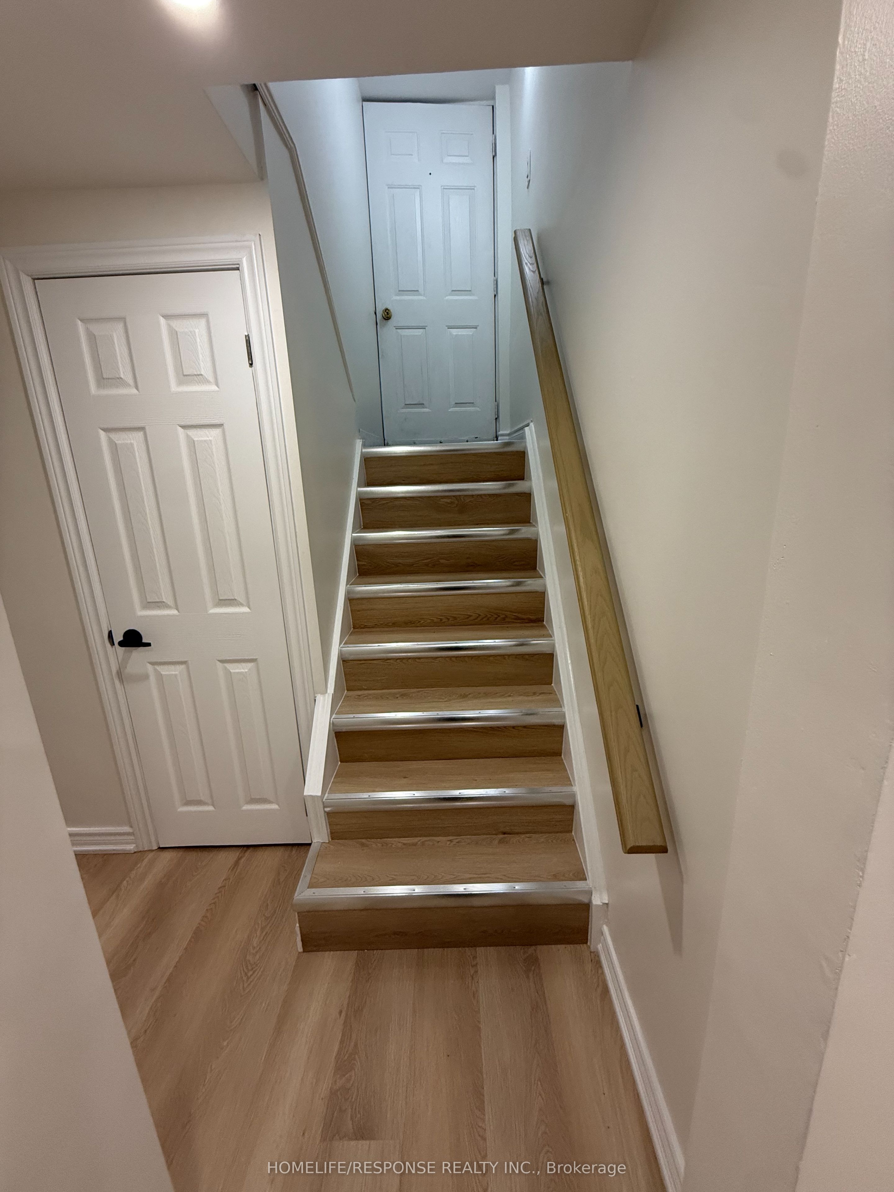 208 Lake Promenade Property Photo 2