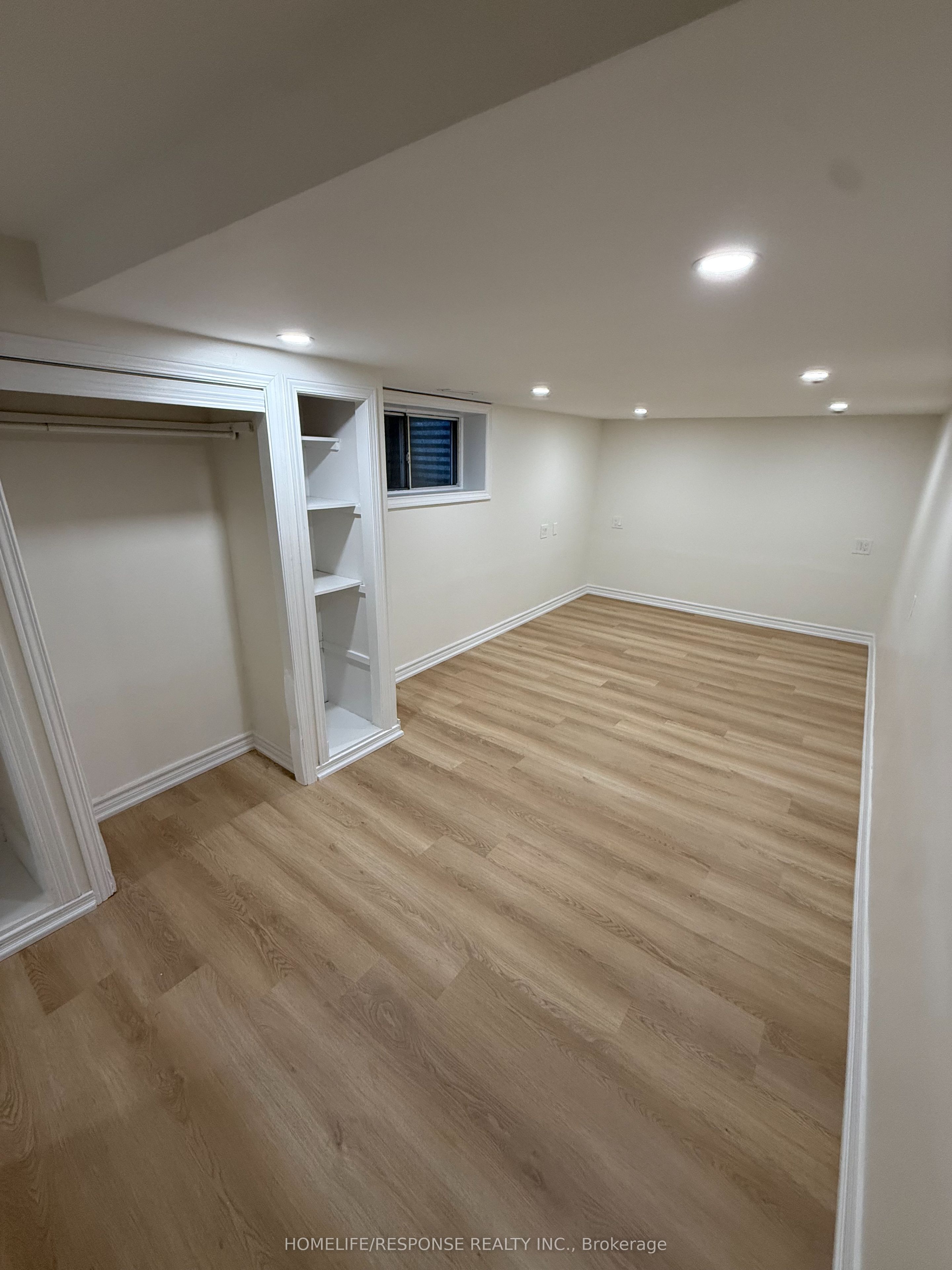 208 Lake Promenade Property Photo 10