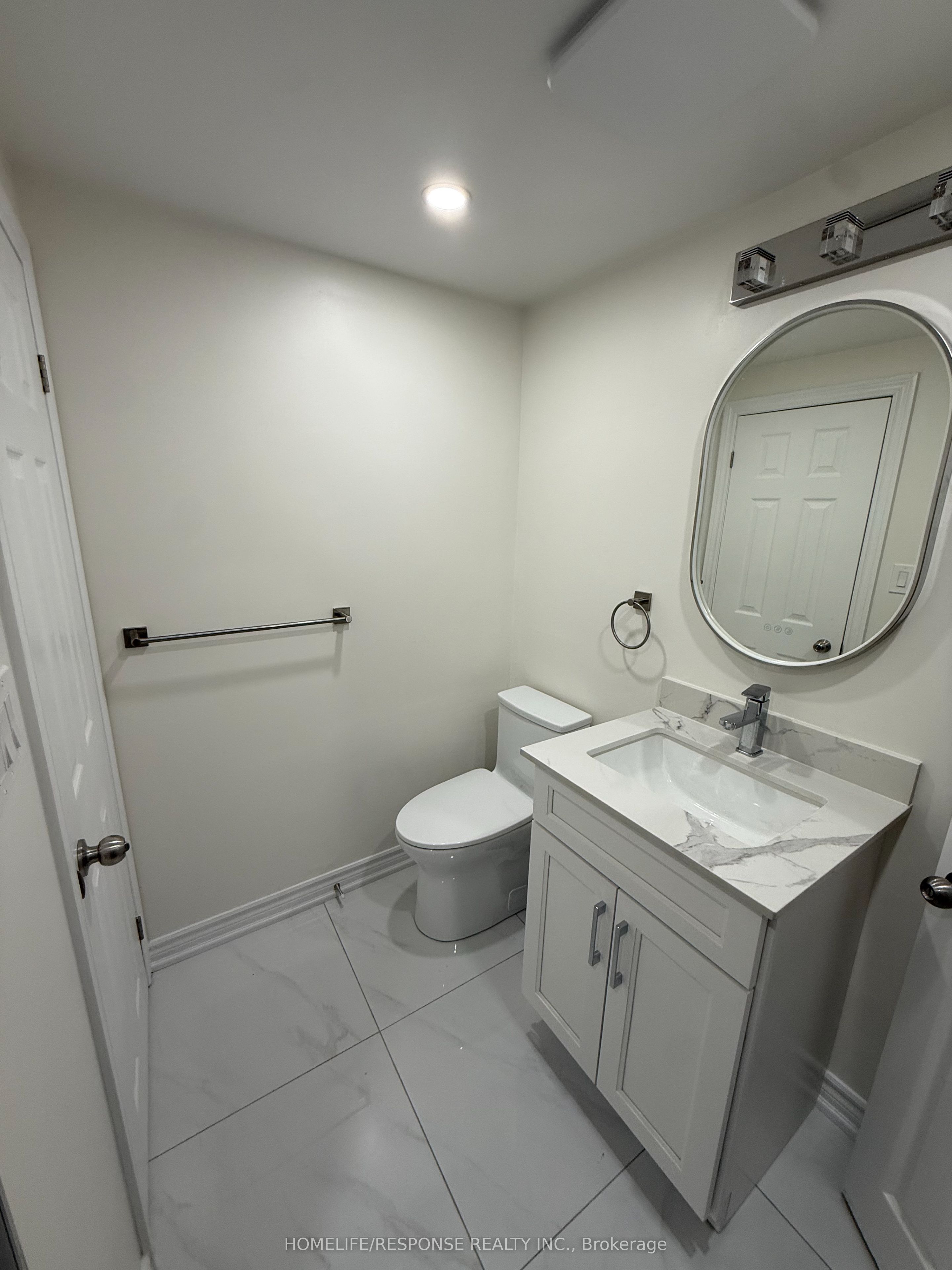 208 Lake Promenade Property Photo 13