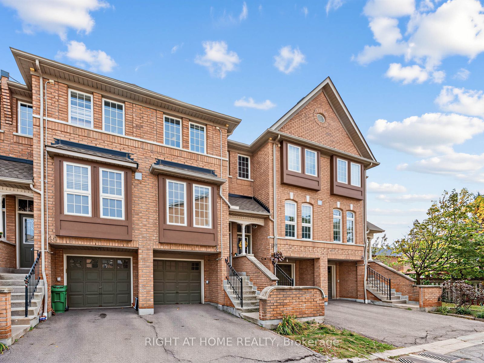 50 Strathaven Drive 46 Property Photo 1
