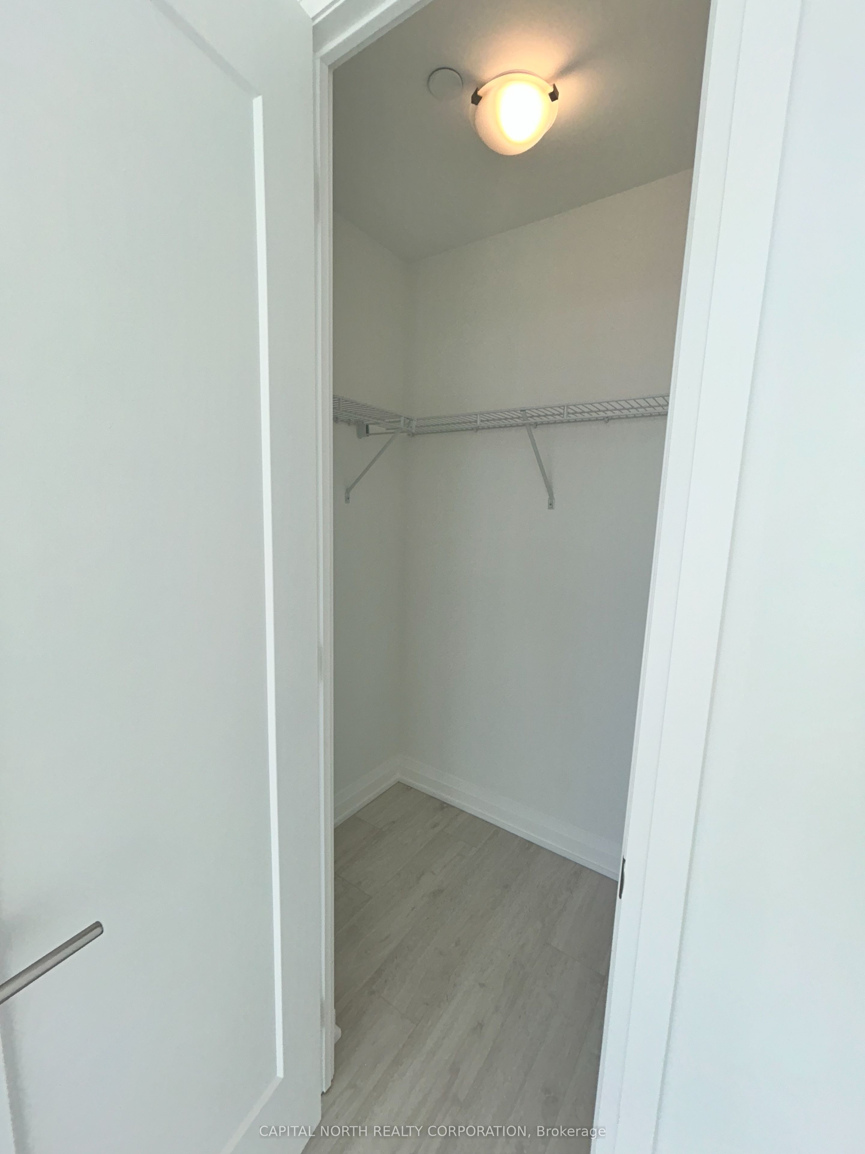 412 Silver Maple Road 612 Property Photo 6