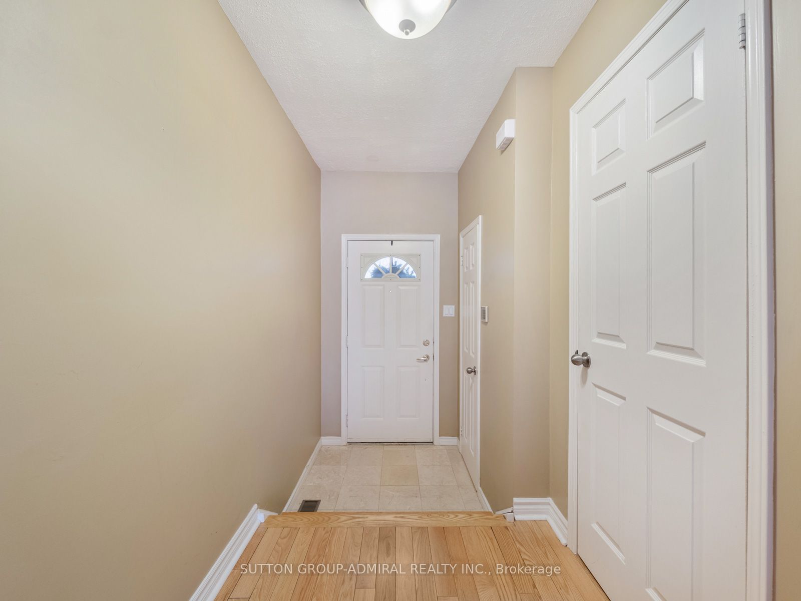 385 The East Mall #60 Property Photo 2