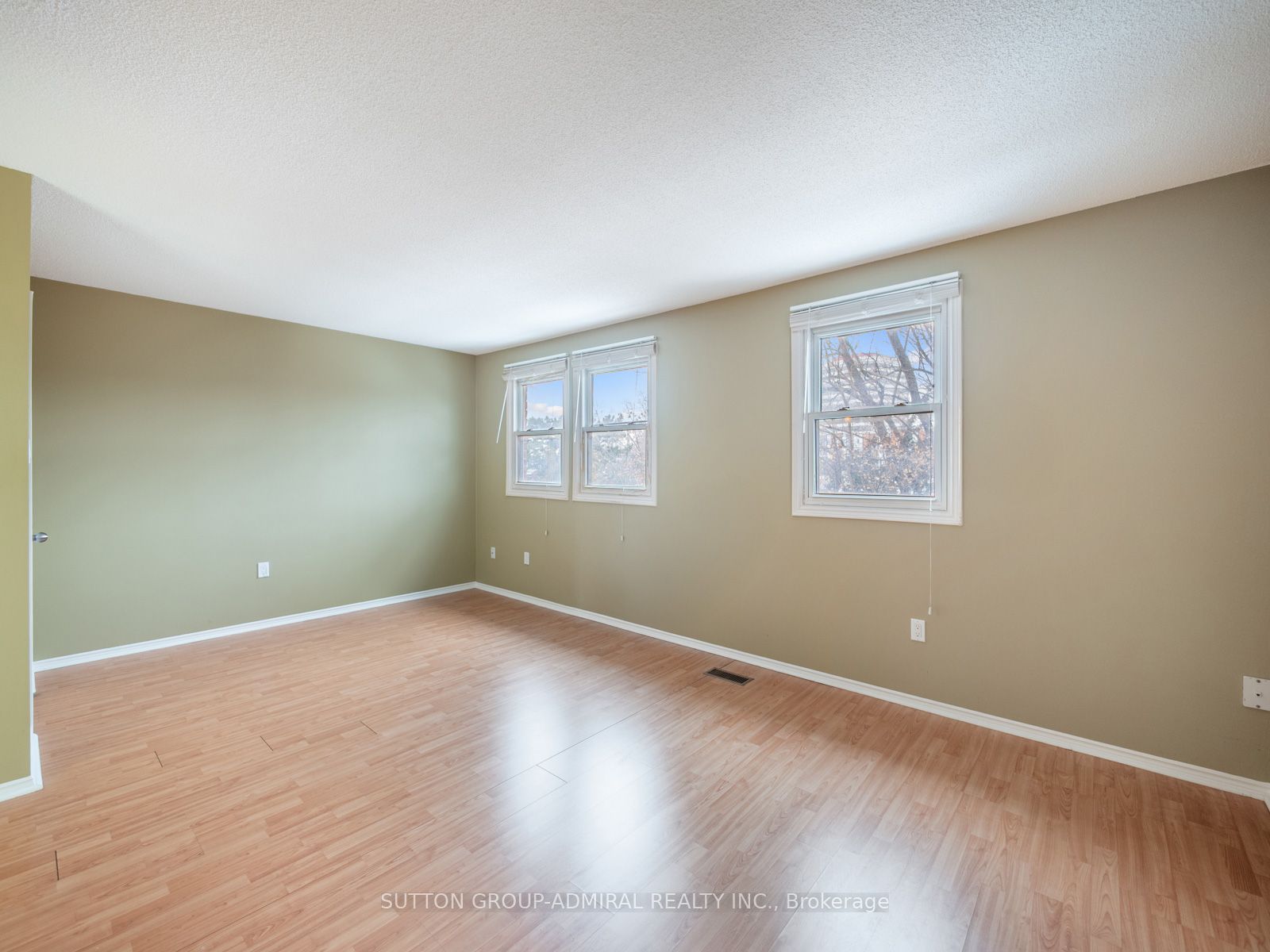 385 The East Mall #60 Property Photo 24