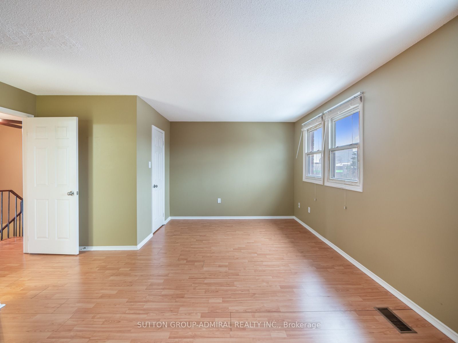 385 The East Mall #60 Property Photo 25