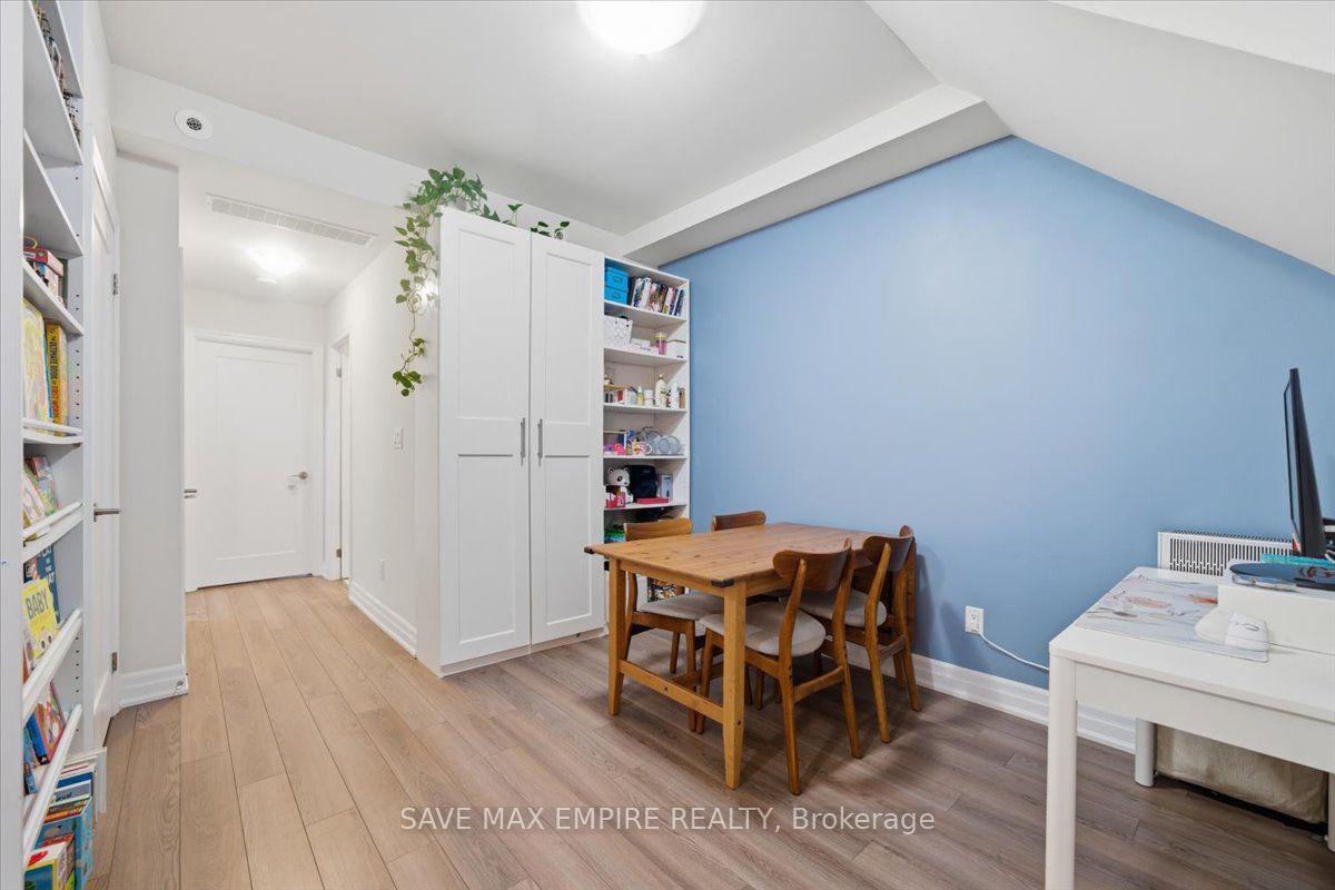 652 Cricklewood Drive 227 Property Photo 10