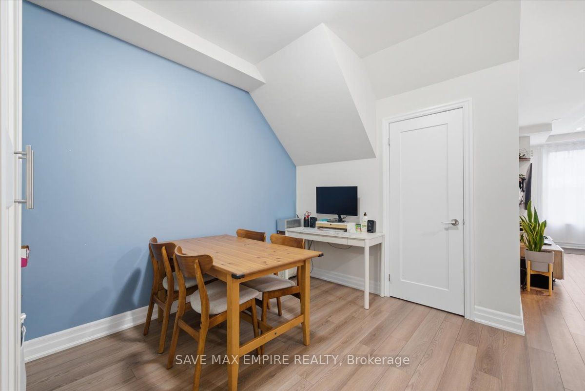 652 Cricklewood Drive 227 Property Photo 11