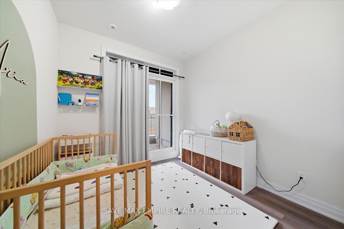 652 Cricklewood Drive 227 Property Photo 17