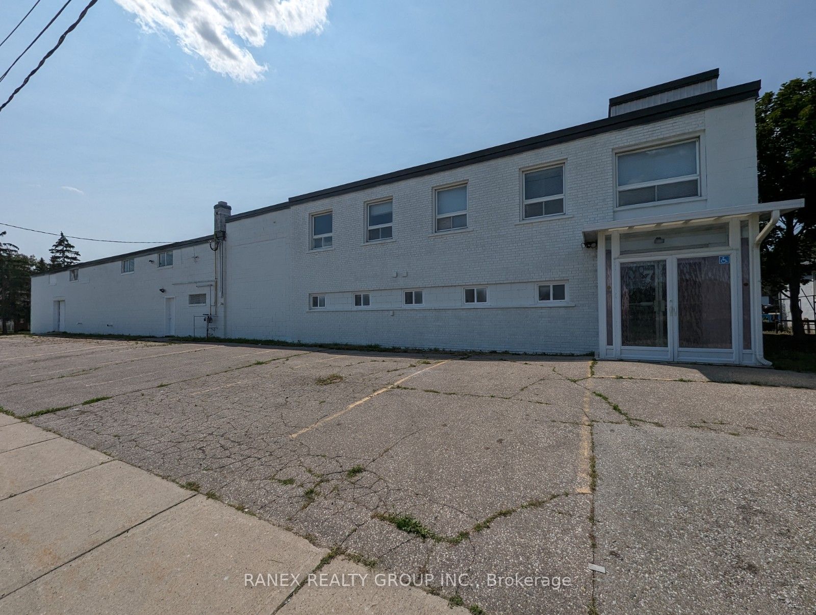 17 Sheard Avenue B Property Photo 1