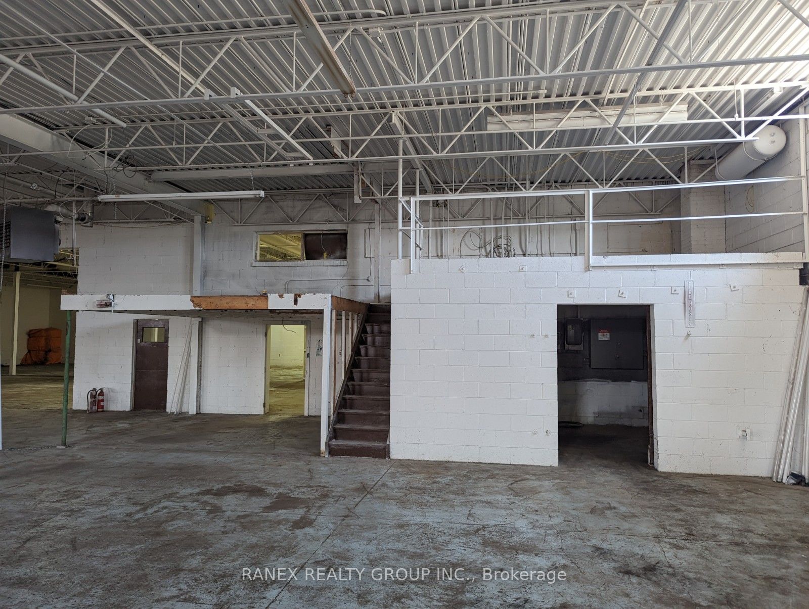 17 Sheard Avenue B Property Photo 6