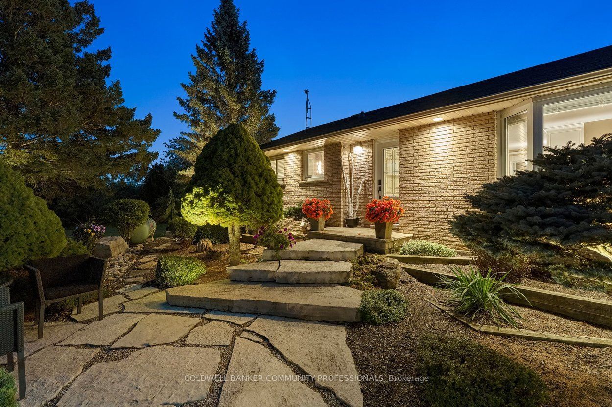 12216 Sixth Line Property Photo 5