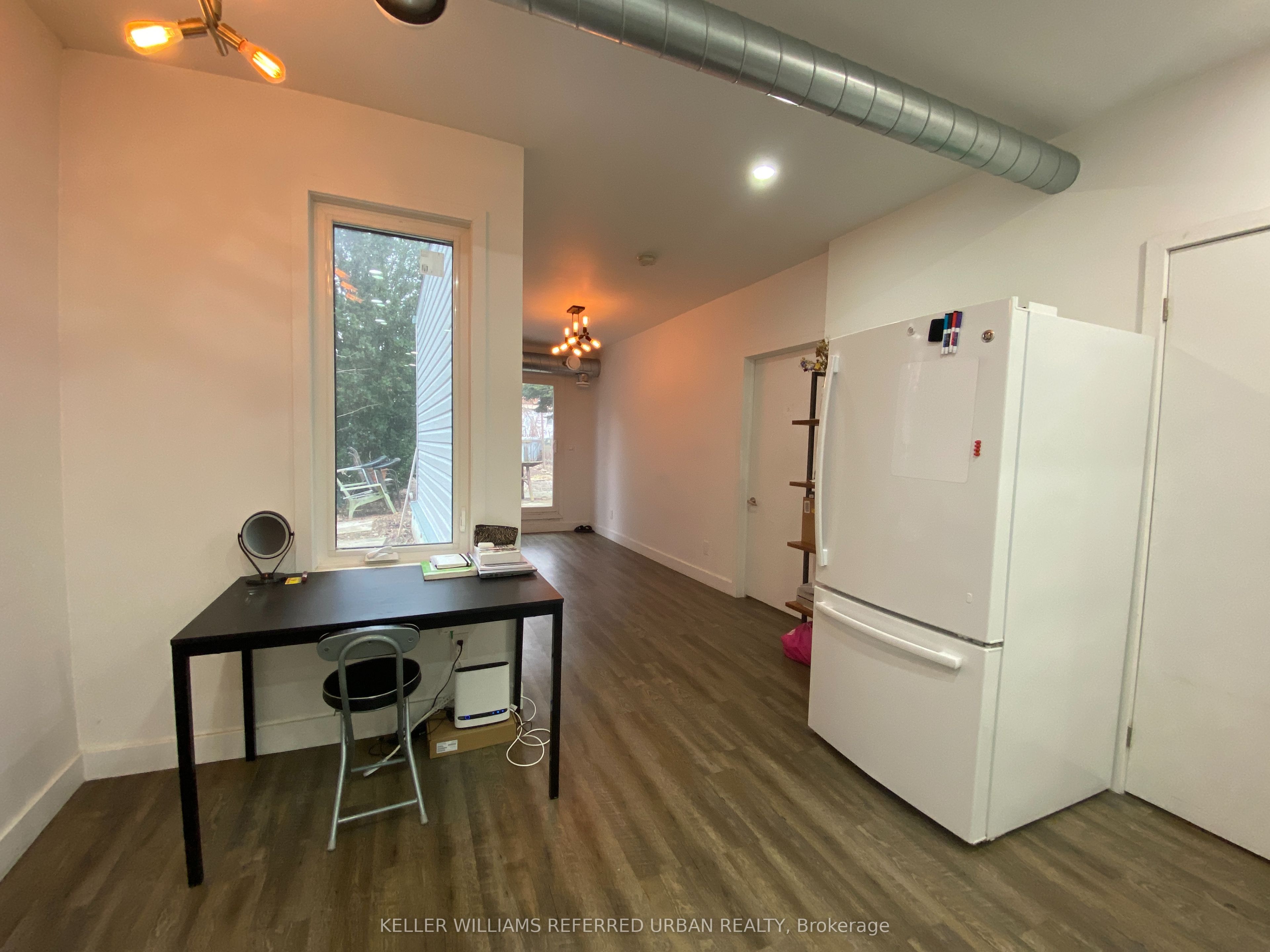 344 Bartlett Avenue N Room 2 Property Photo 1