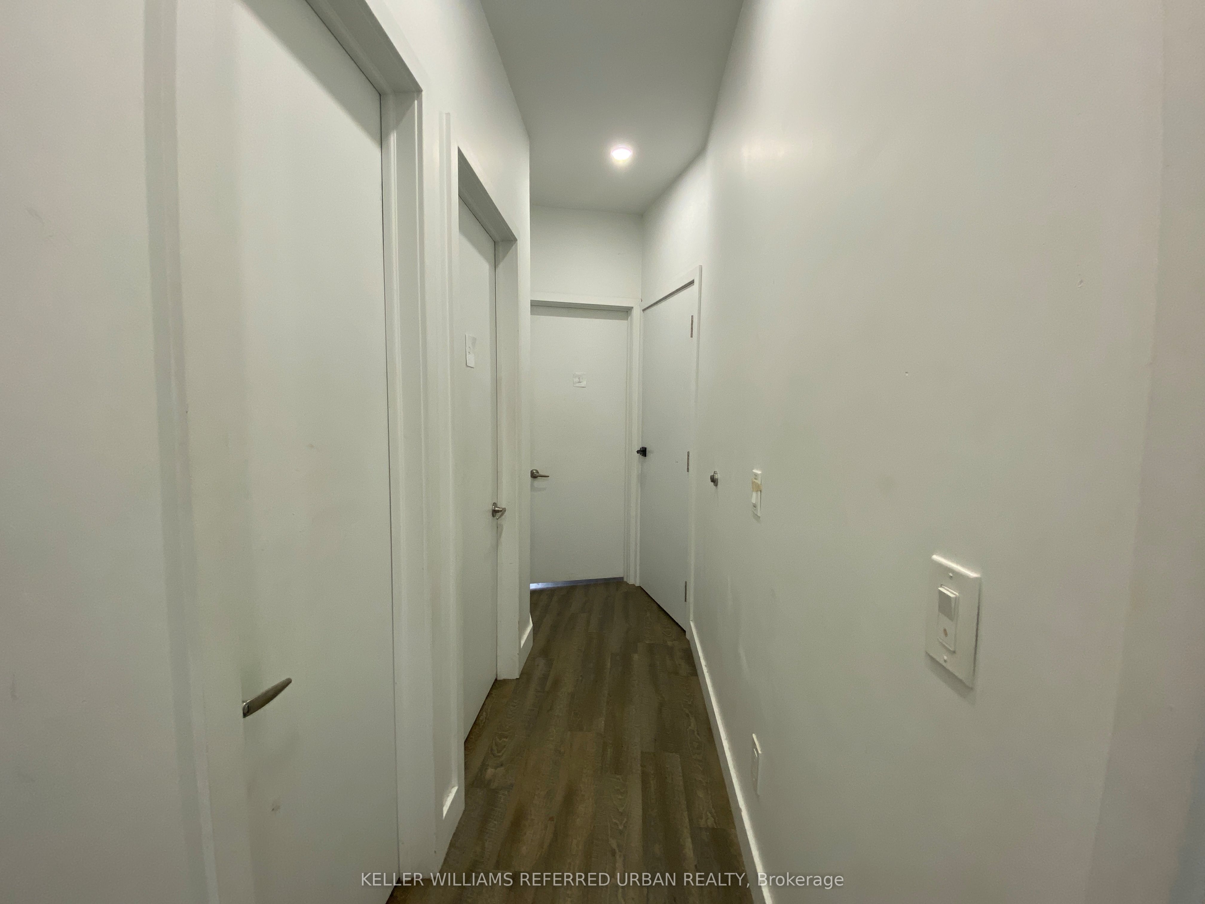 344 Bartlett Avenue N Room 2 Property Photo 5