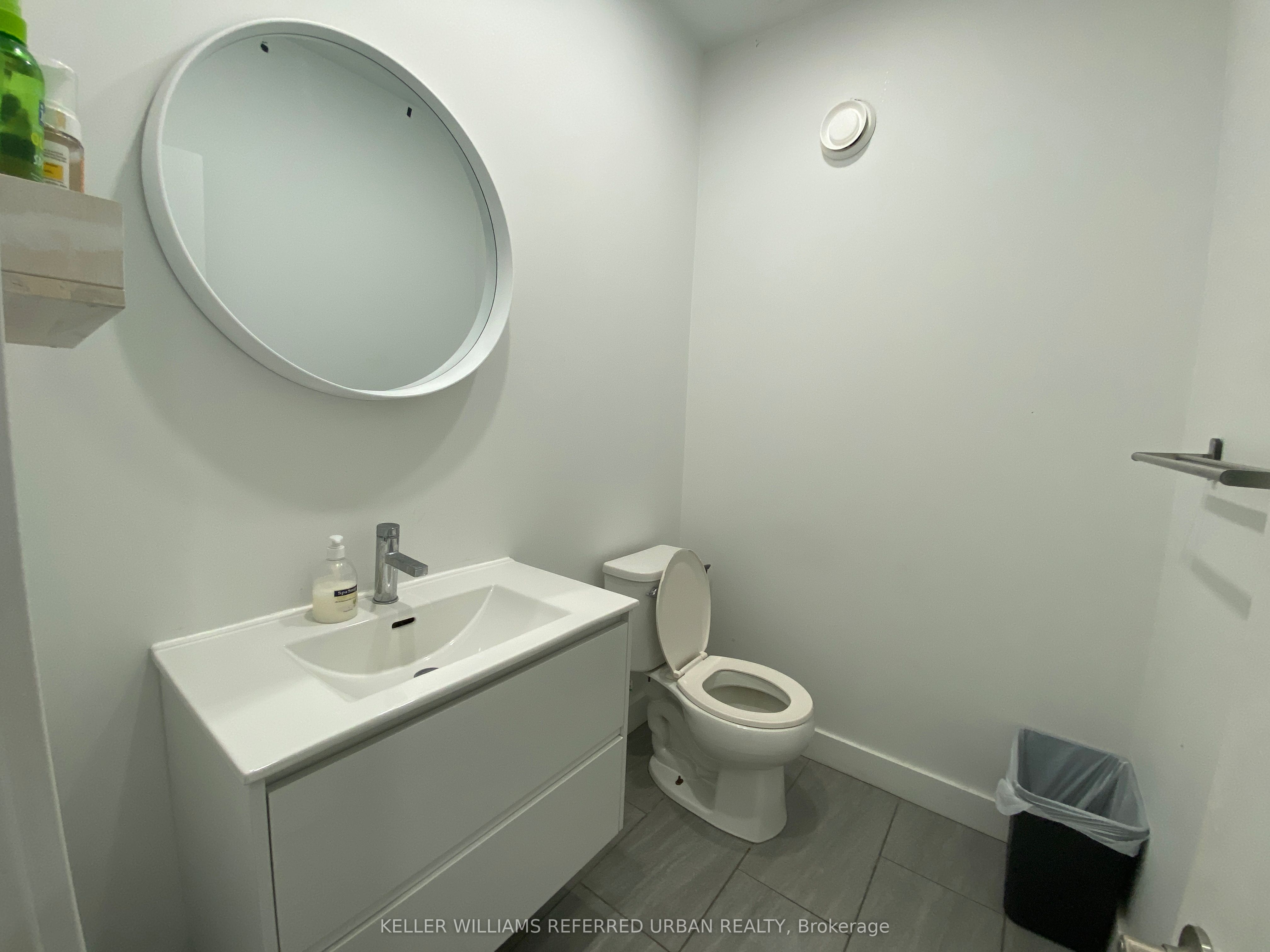 344 Bartlett Avenue N Room 2 Property Photo 10