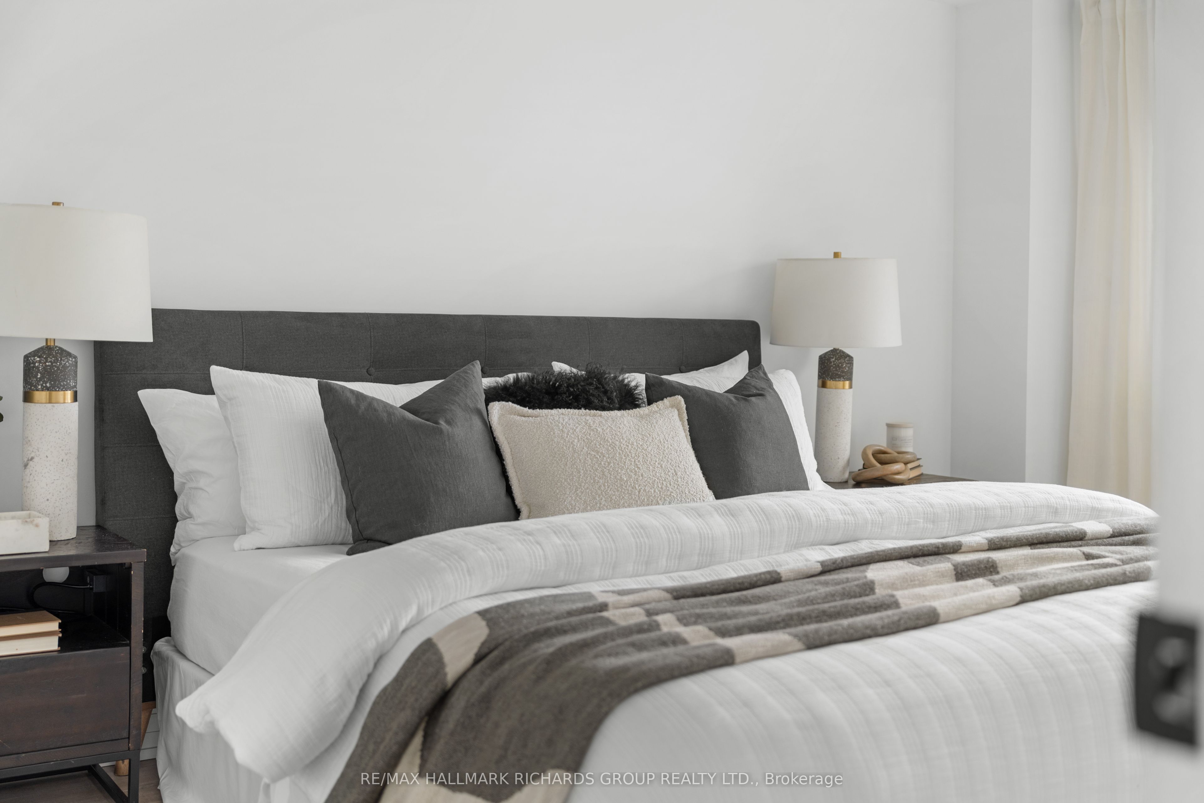 408 Brown's Line Ph606 Property Photo 16