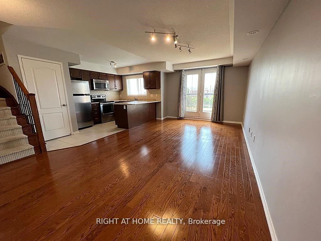 35 Hays Boulevard 10 Property Photo 6