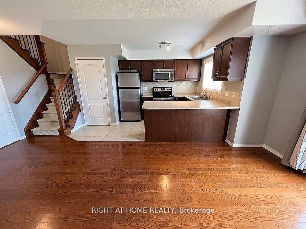 35 Hays Boulevard 10 Property Photo 7