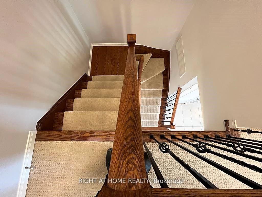 35 Hays Boulevard 10 Property Photo 12