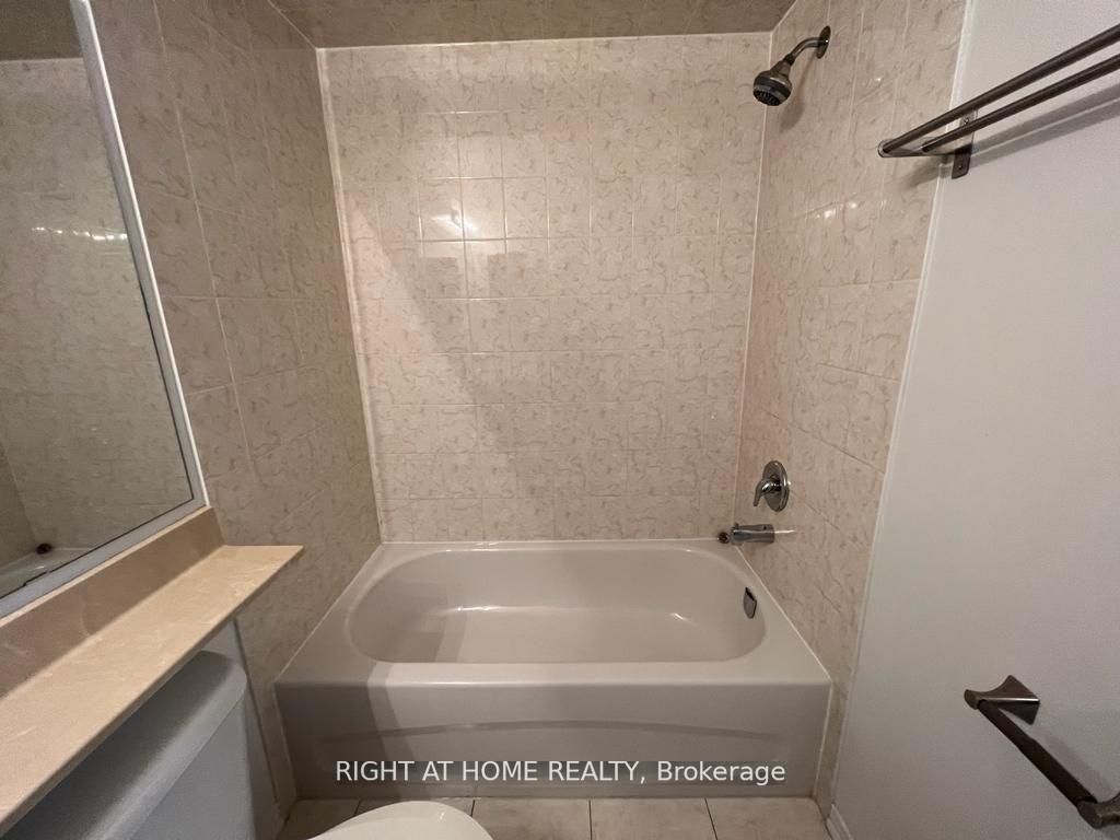 35 Hays Boulevard 10 Property Photo 13